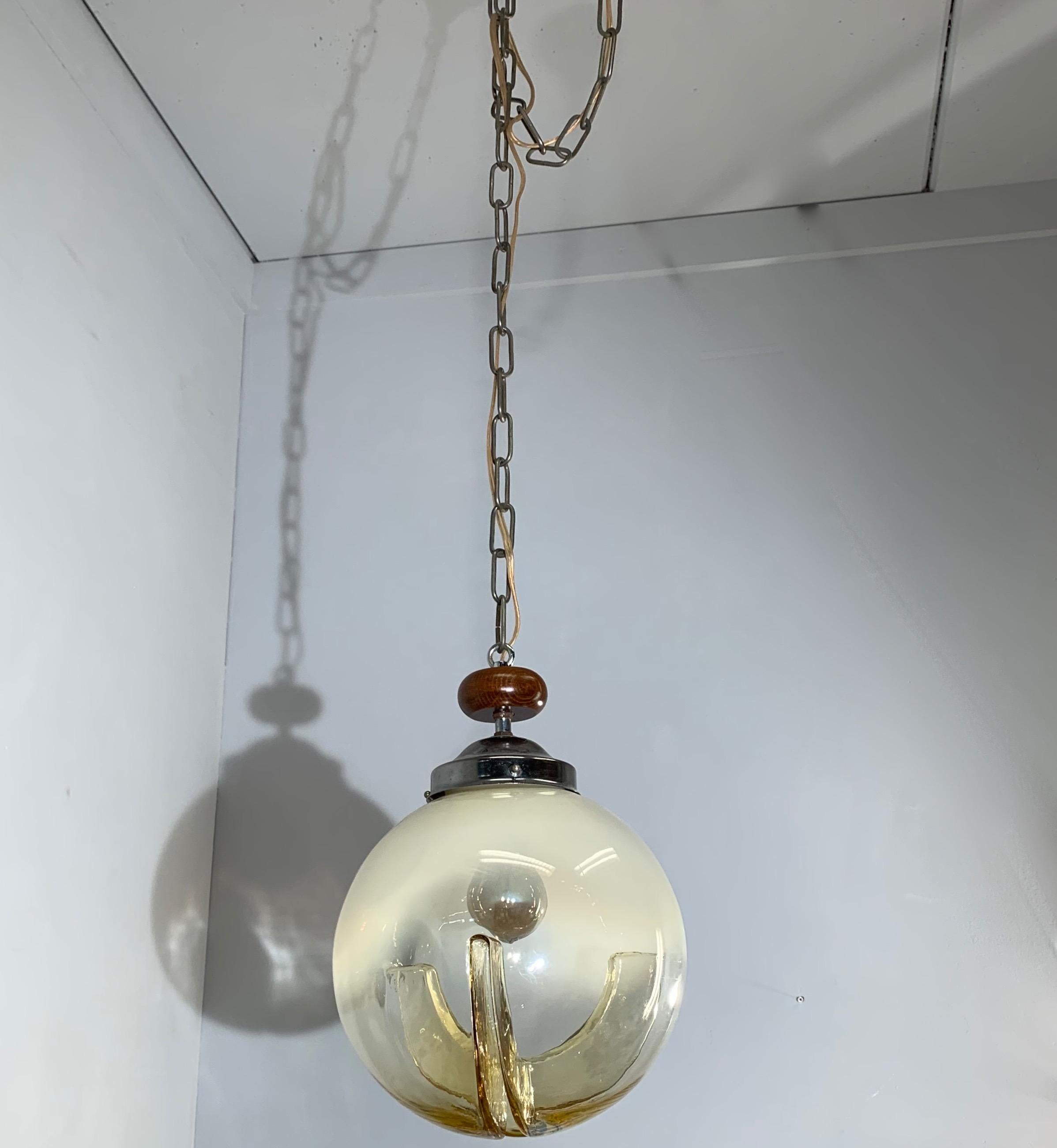 Good Size Midcentury Venetian Mazzega Murano Globe Glass Pendant / Light Fixture In Excellent Condition In Lisse, NL