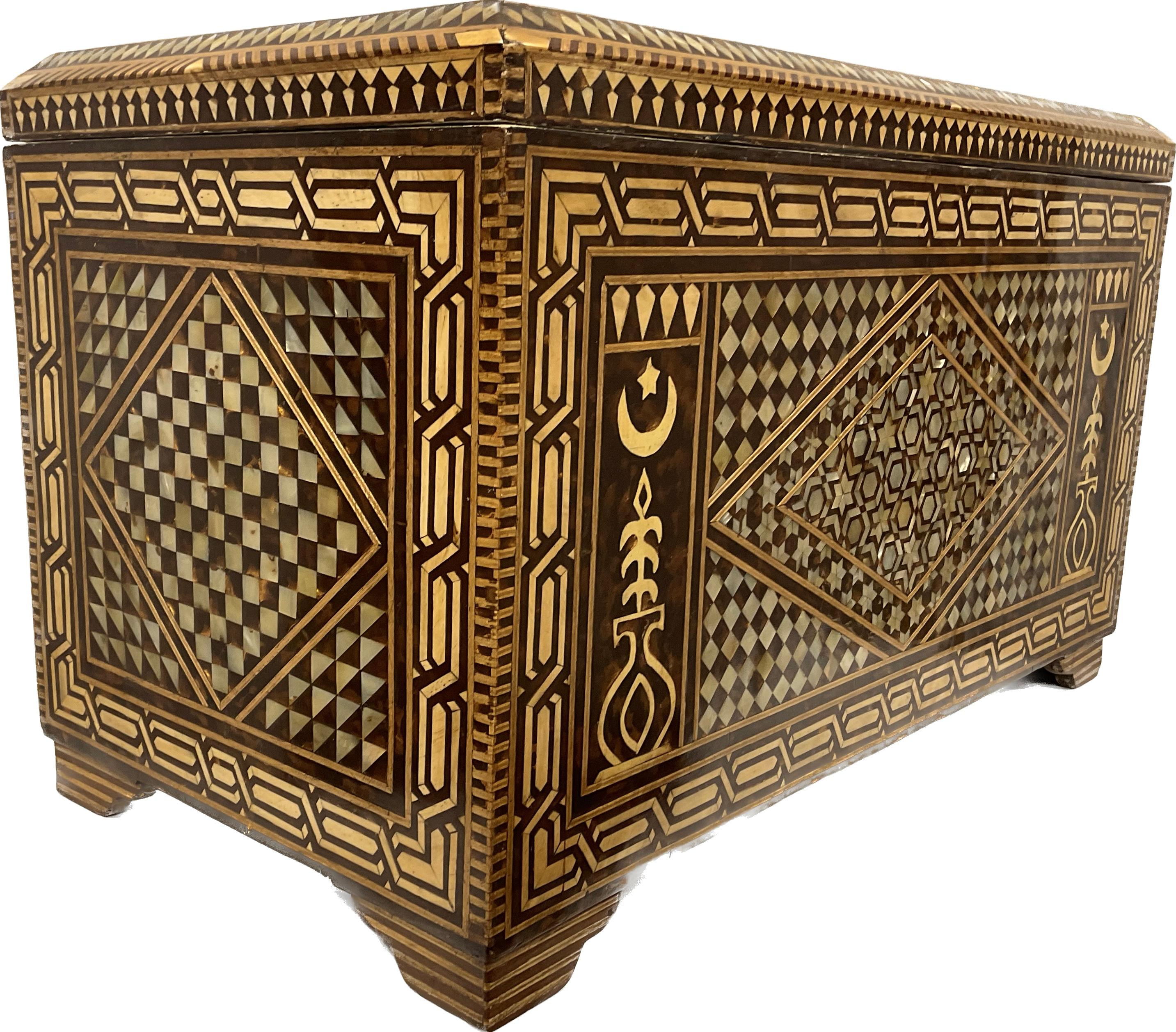 Large Middle Eastern Moorish Turkish Mother-of-pearl Inlaid Chest For Sale 3