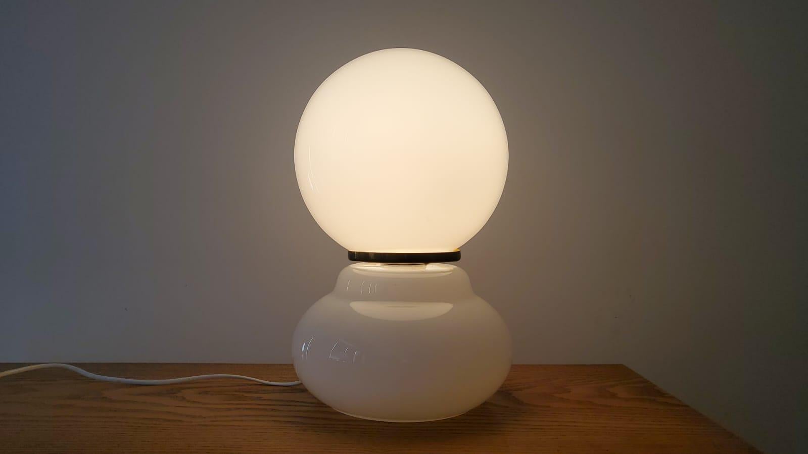 Fin du 20e siècle Grande lampe de bureau en verre dépoli, années 1970 en vente