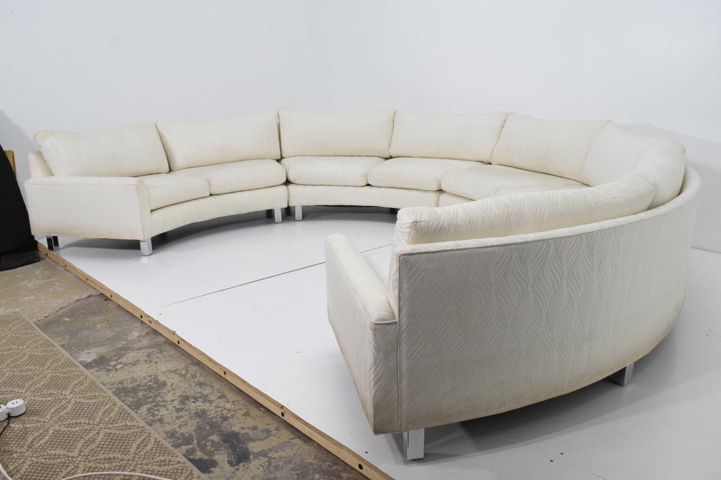Milo Baughman Vierteiliges geschwungenes Sofa mit Sektion in Weiß (amerikanisch) im Angebot
