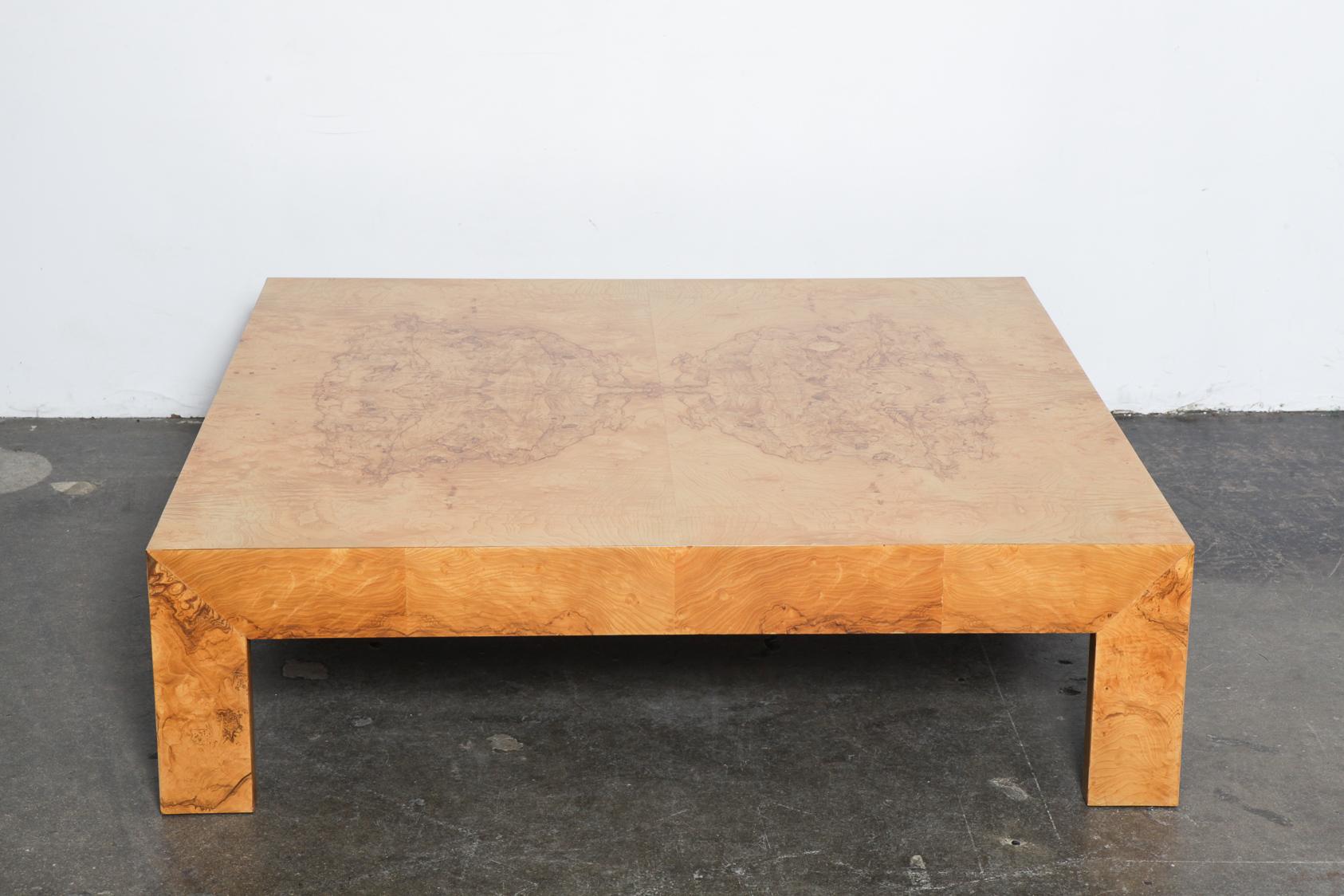 Low square coffee table in beautiful olive burl designed by Milo Baughman for Thayer Coggin, USA, 1970s. Newly refinished in a satin lacquer.