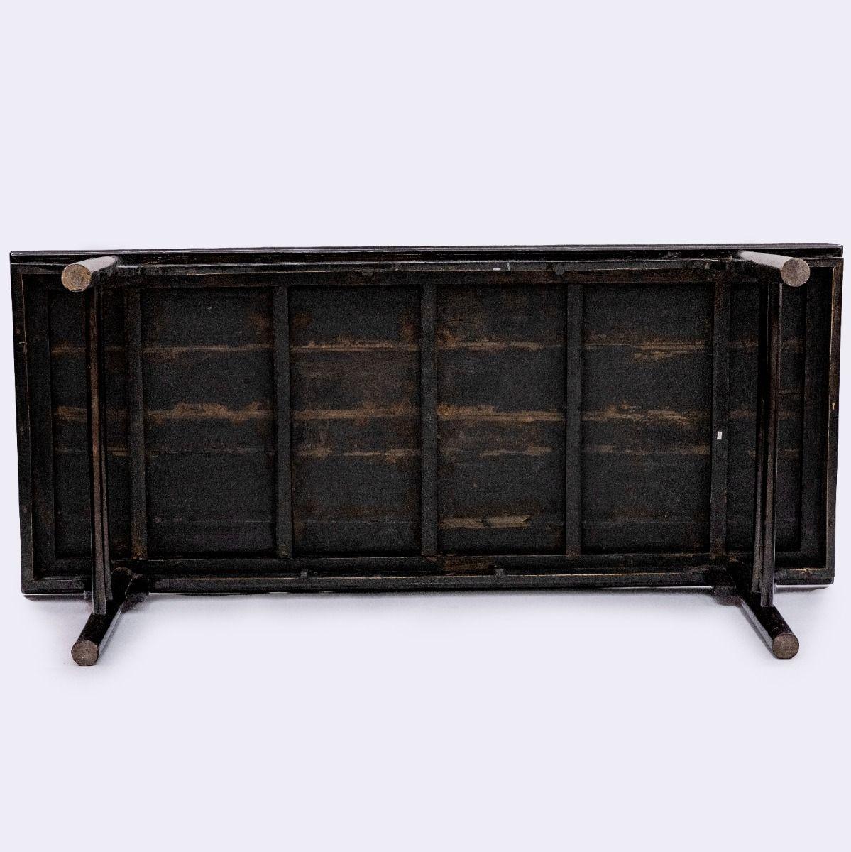 Großer Kalligraphie-Tisch im Ming-Stil mit originalem schwarz-Burgundy-Lack (Ming-Dynastie) im Angebot