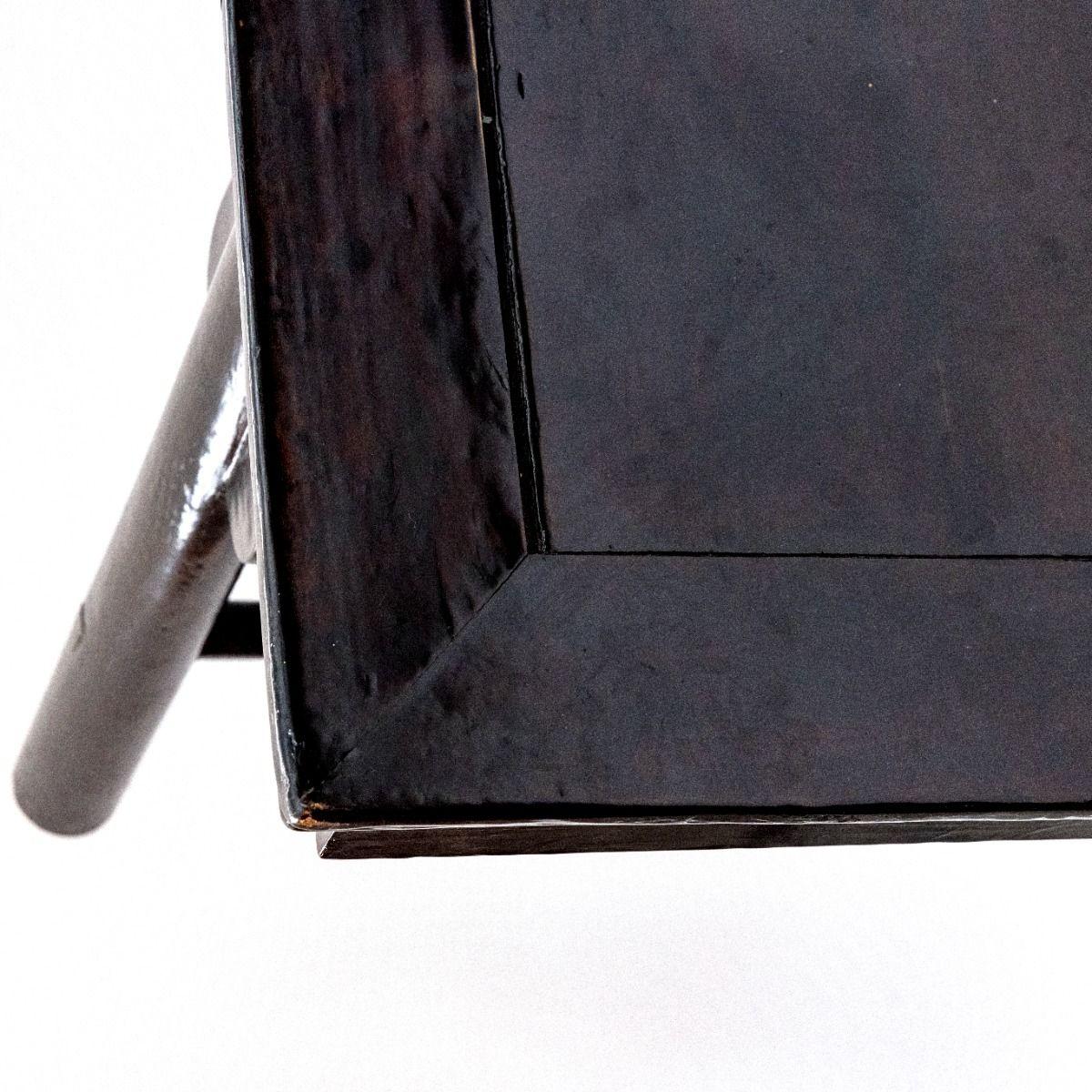 Großer Kalligraphie-Tisch im Ming-Stil mit originalem schwarz-Burgundy-Lack im Zustand „Gut“ im Angebot in Kastrup, DK