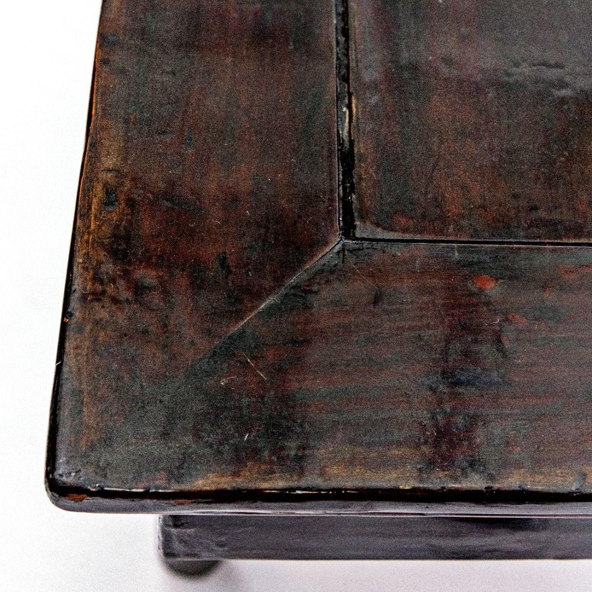 Großer Kalligraphie-Tisch im Ming-Stil mit originalem schwarz-Burgundy-Lack im Angebot 1