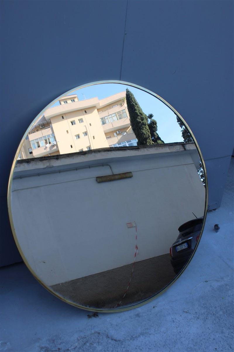Large Minimal Italian Design Round Mirror 1960s Solid Brass Gold Sottsass Style In Good Condition In Palermo, Sicily