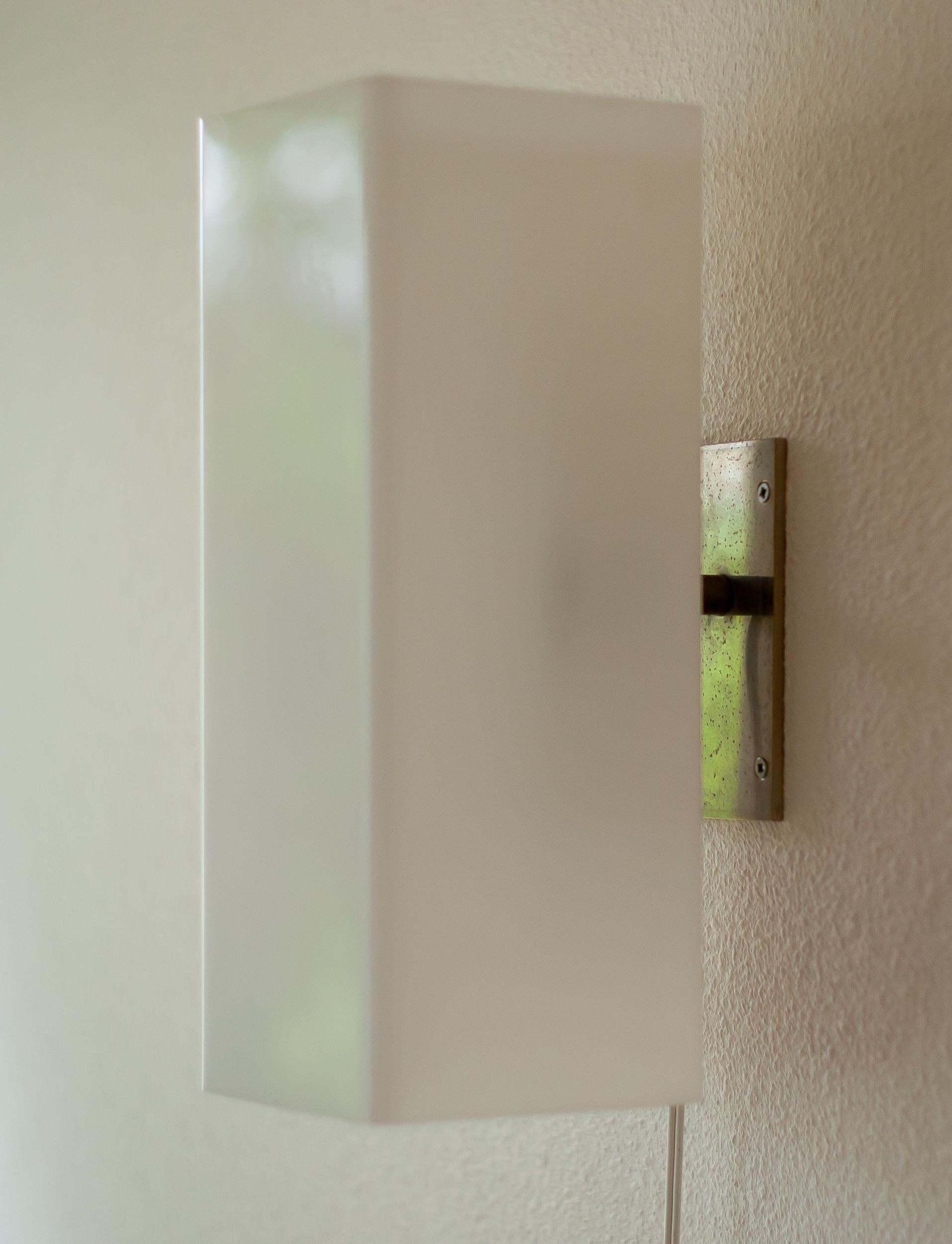 Steel Large Minimalist Lucite Sconce by RAAK, 1960s For Sale
