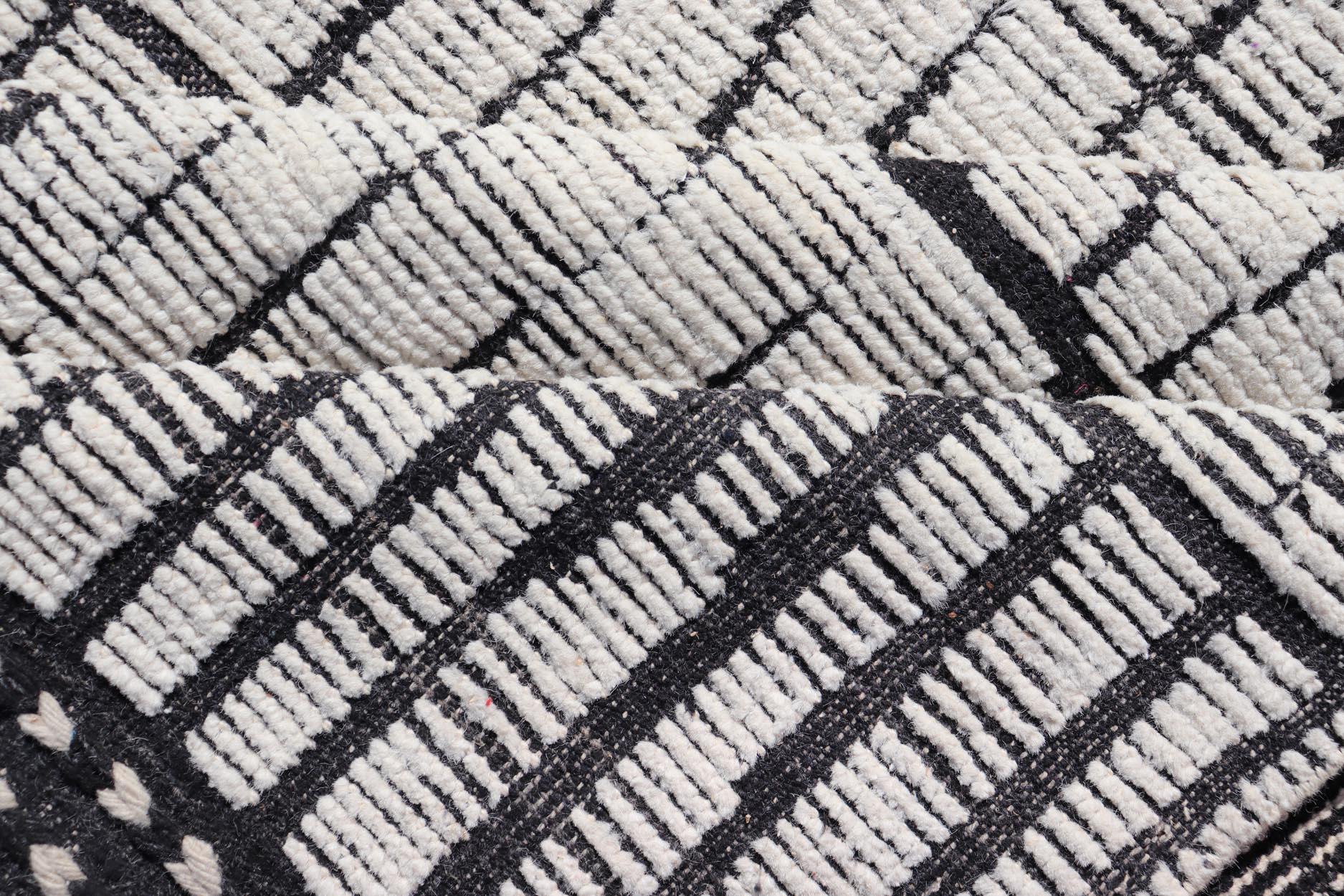 Großer Minimalistischer Moderner Lässiger Teppich mit Schwarzem Hintergrund und Elfenbein 11'9 x 18'4 im Angebot 7