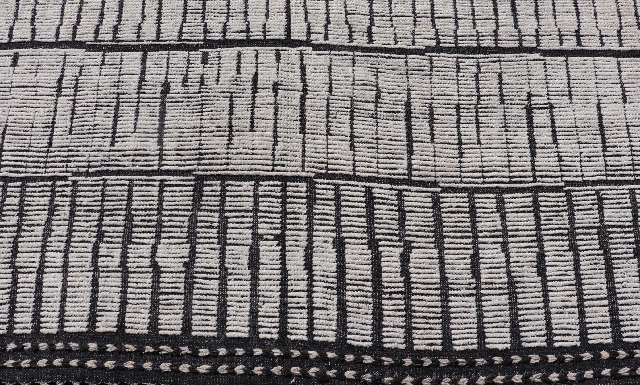 Großer Minimalistischer Moderner Lässiger Teppich mit Schwarzem Hintergrund und Elfenbein 11'9 x 18'4 (Handgeknüpft) im Angebot