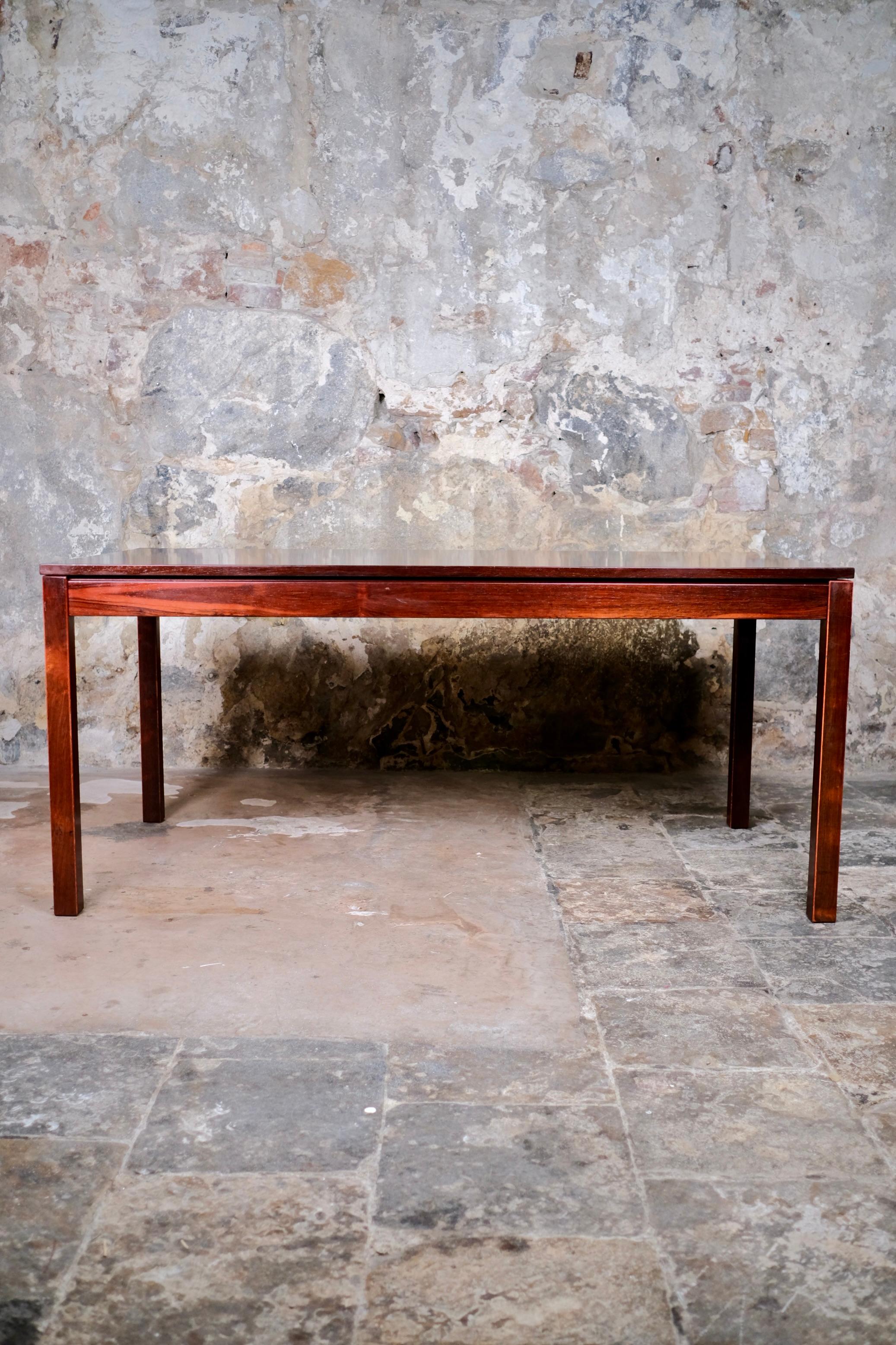 Grande table de salle à manger scandinave minimaliste, forme rectangulaire, années 1960 Bon état - En vente à Lyon, FR