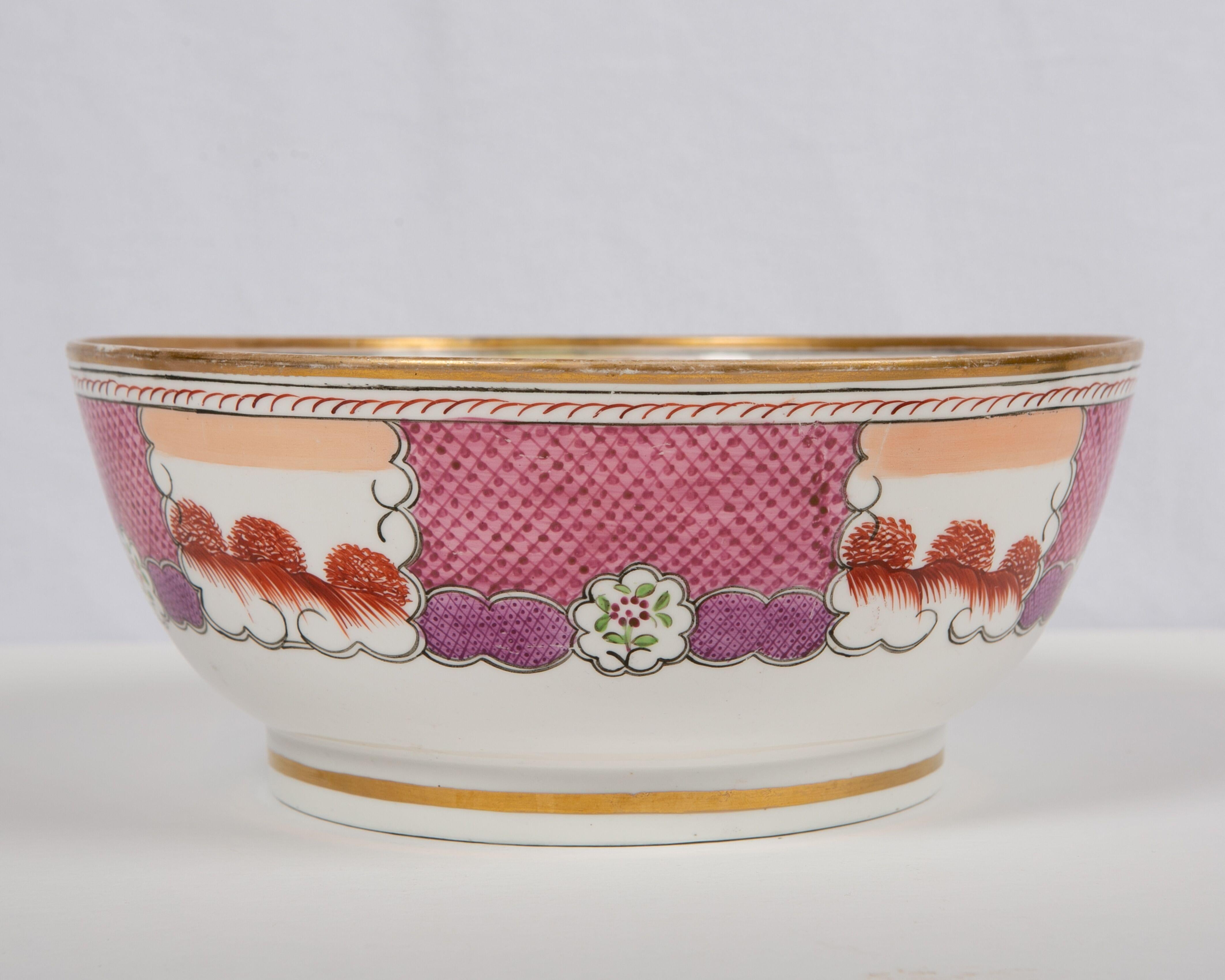 Earthenware Large Minton Bowl Hand-Painted with Chinoiserie Scene, England, Circa 1820