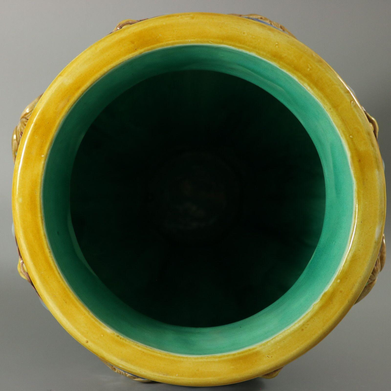 Vaso grande in maiolica di Minton in stile maschere rinascimentali in vendita 5