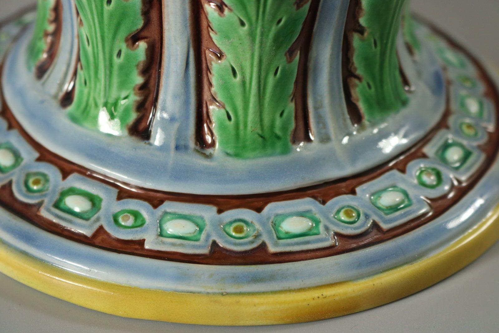 Vaso grande in maiolica di Minton in stile maschere rinascimentali in vendita 8
