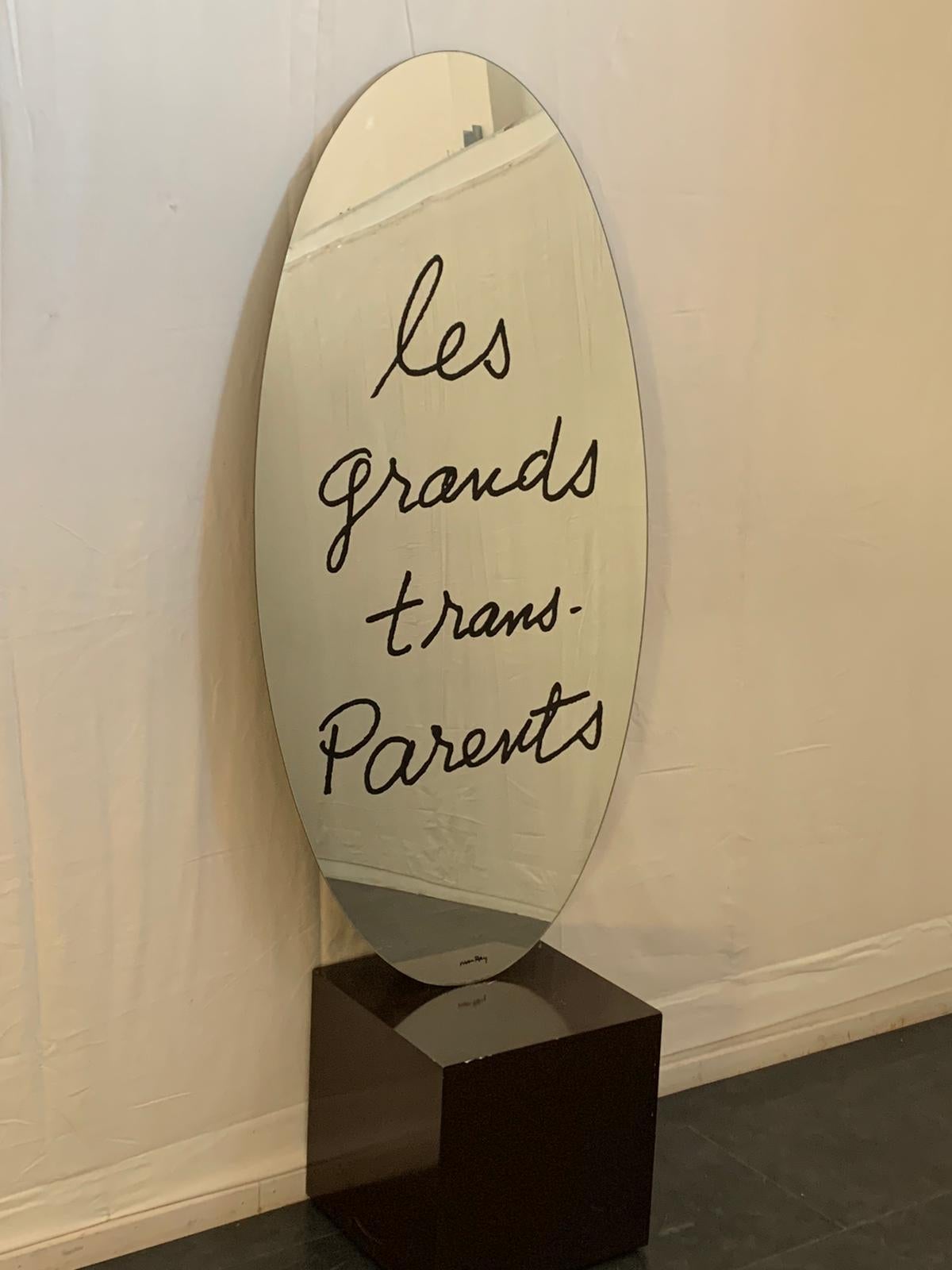 Ultramobile les grands trans-parents collection designed by Man Ray Design year 1938 Production year 1971-1972. Manufacturer Simon International Material Screen-printed elliptical mirror with rigid polyurethane support as in origin.
Packaging with