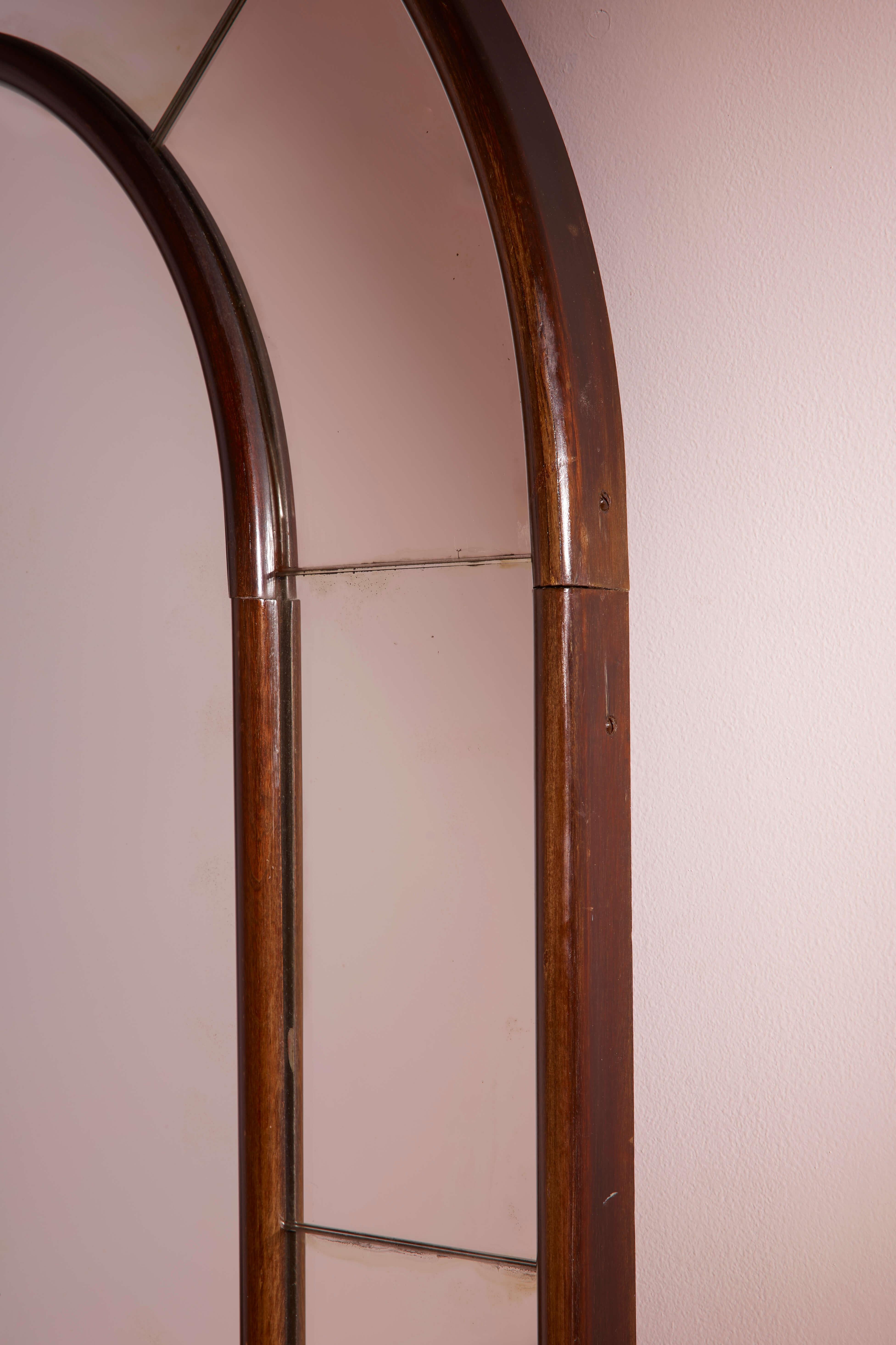 Grande specchio in stile razionalista, vetro specchiato e legno, Italia, anni '30 in vendita 1