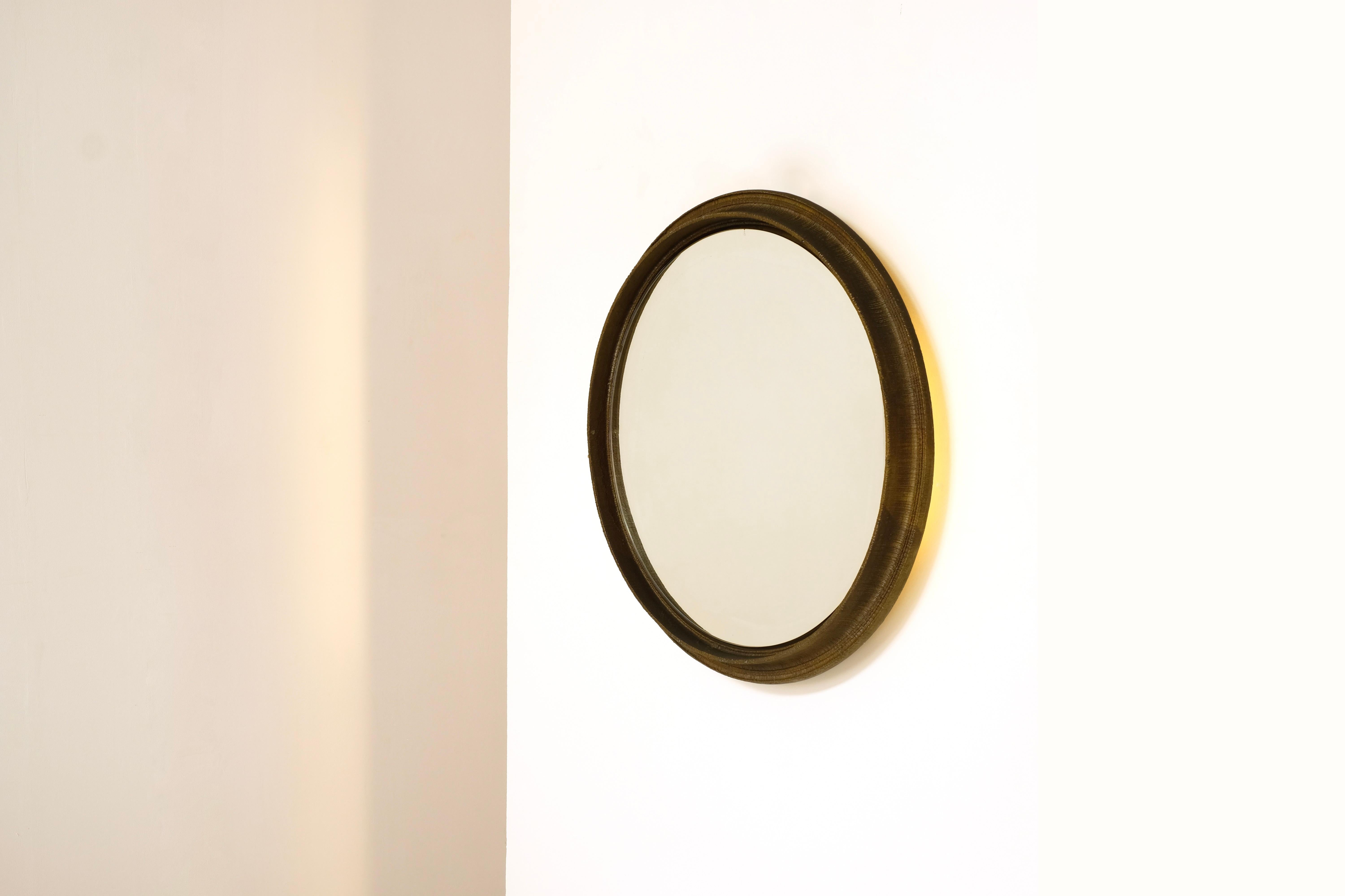 Brutalisme Grand miroir lumineux en couleur bronze, Italie, années 1960 en vente