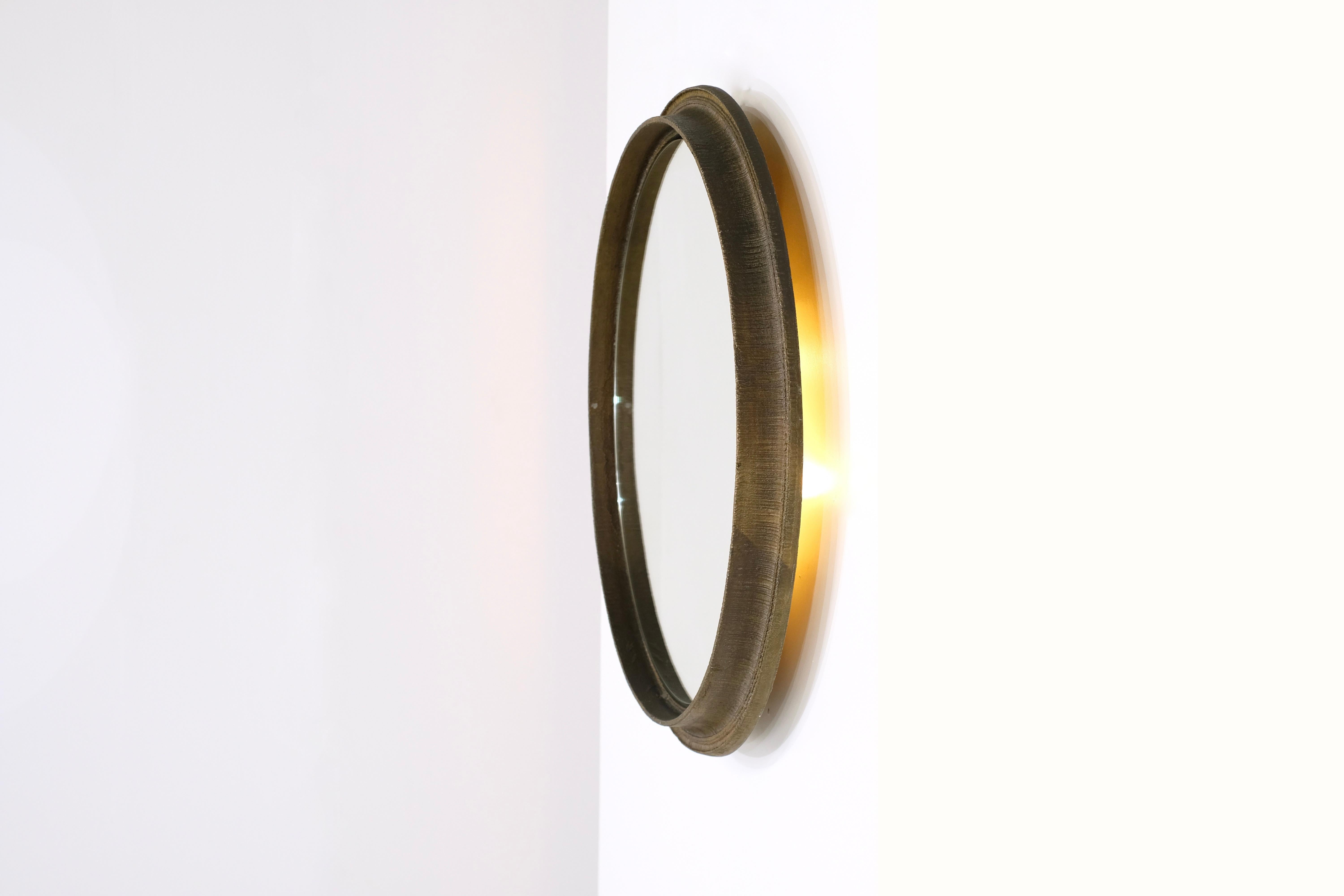 Métal Grand miroir lumineux en couleur bronze, Italie, années 1960 en vente
