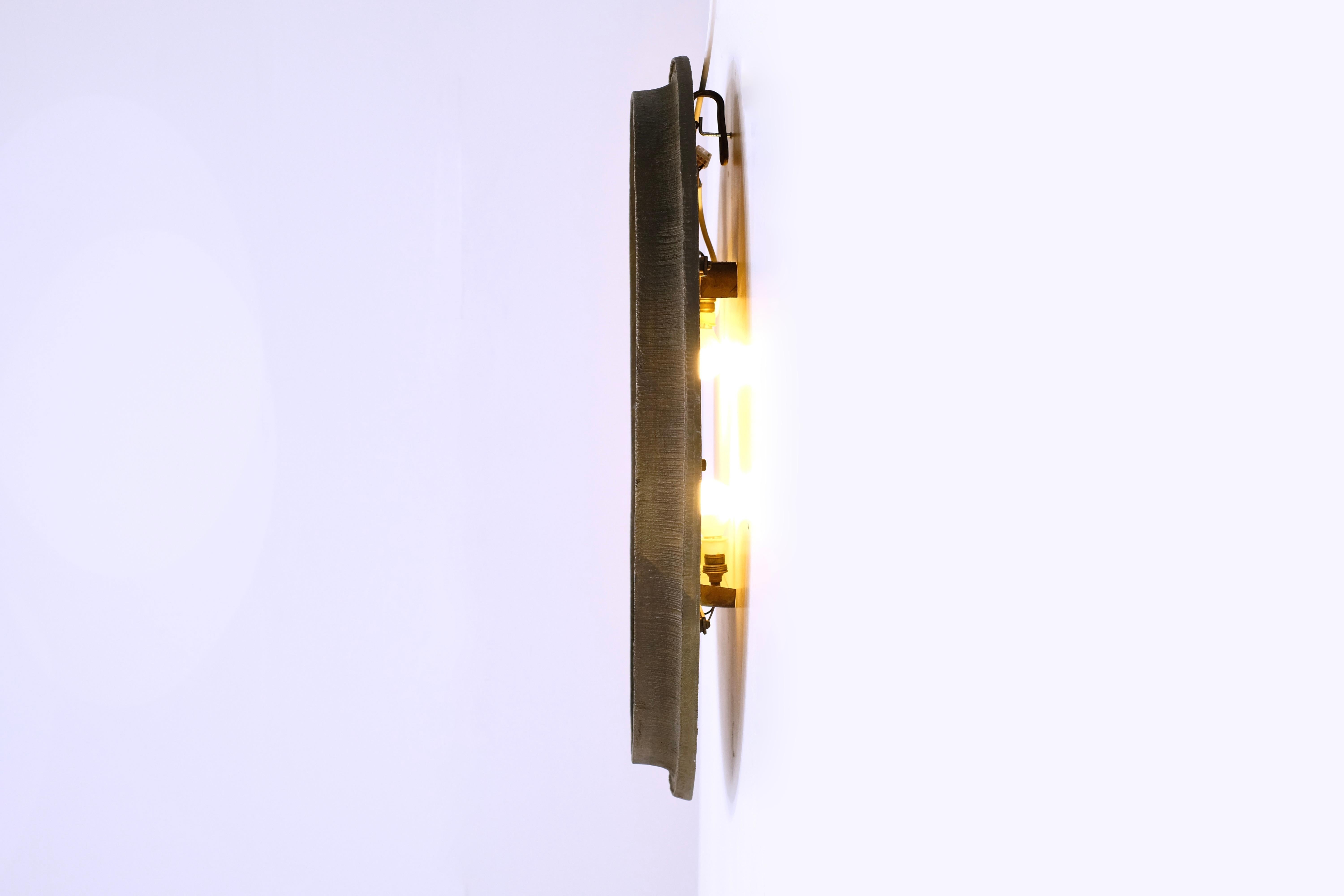Grand miroir lumineux en couleur bronze, Italie, années 1960 en vente 1
