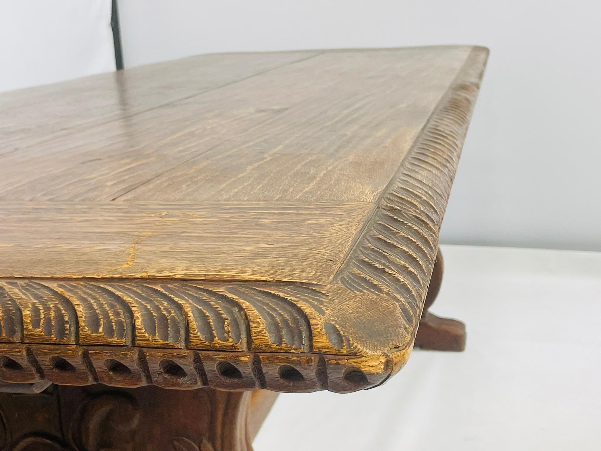 Large Mission Style Dining Table in Solid Wood For Sale 1