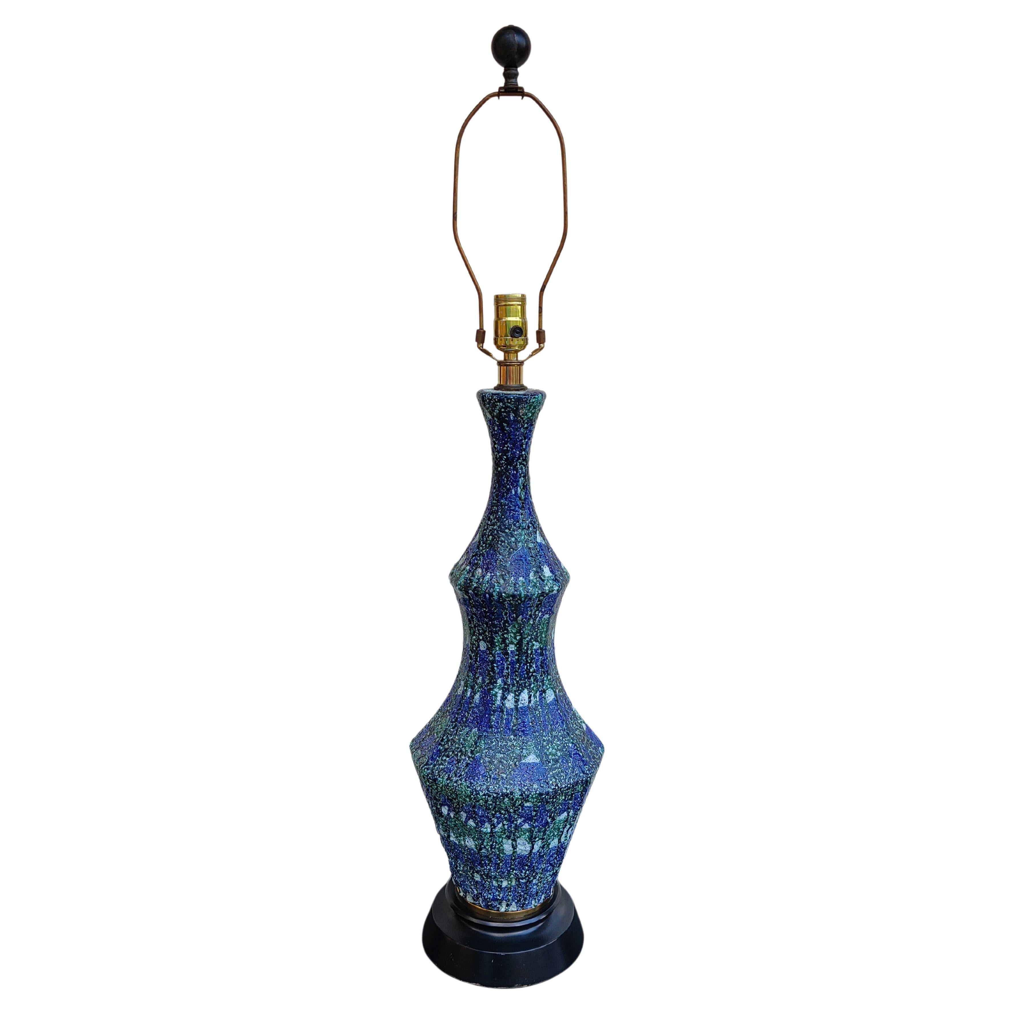 Grande lampe mi-siècle moderne texturée lave aux couleurs mélangées