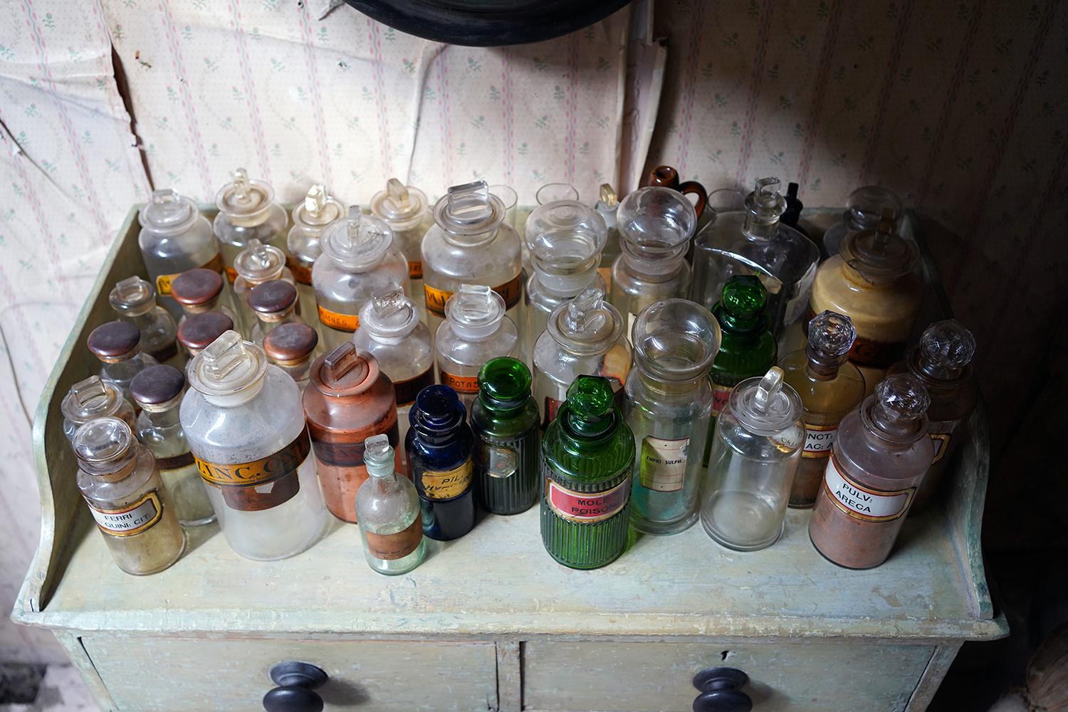 Large Mixed Collection of Forty-Four 19thC-20thC Glass Apothecary Bottles For Sale 3