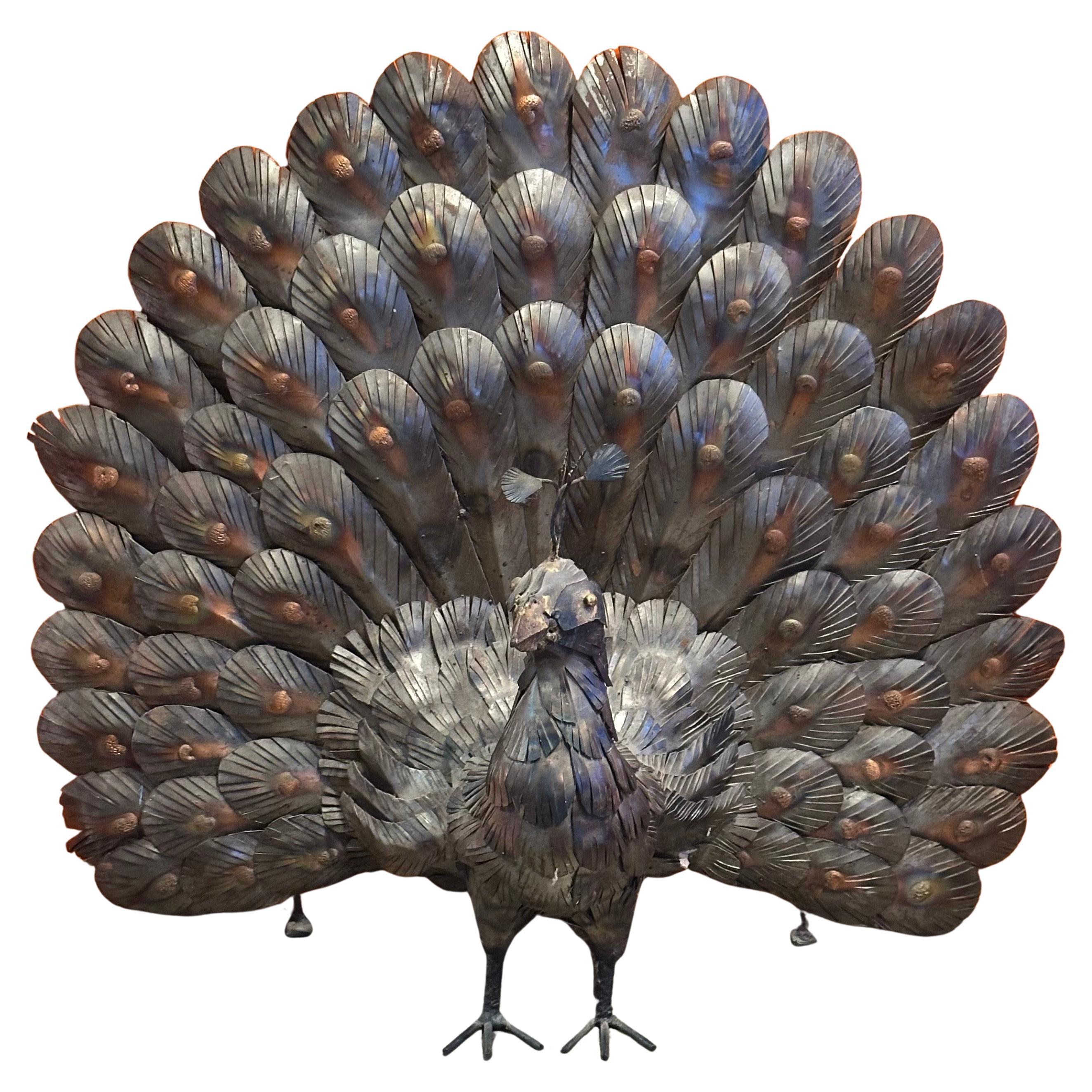Mid-Century moderno Grande scultura di pavone in metalli misti nello stile di Sergio Bustamante in vendita