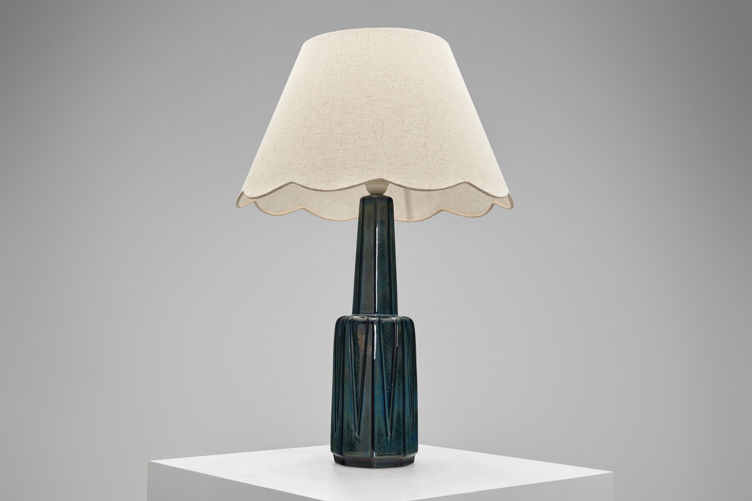Grande lampe de table en céramique Model No 