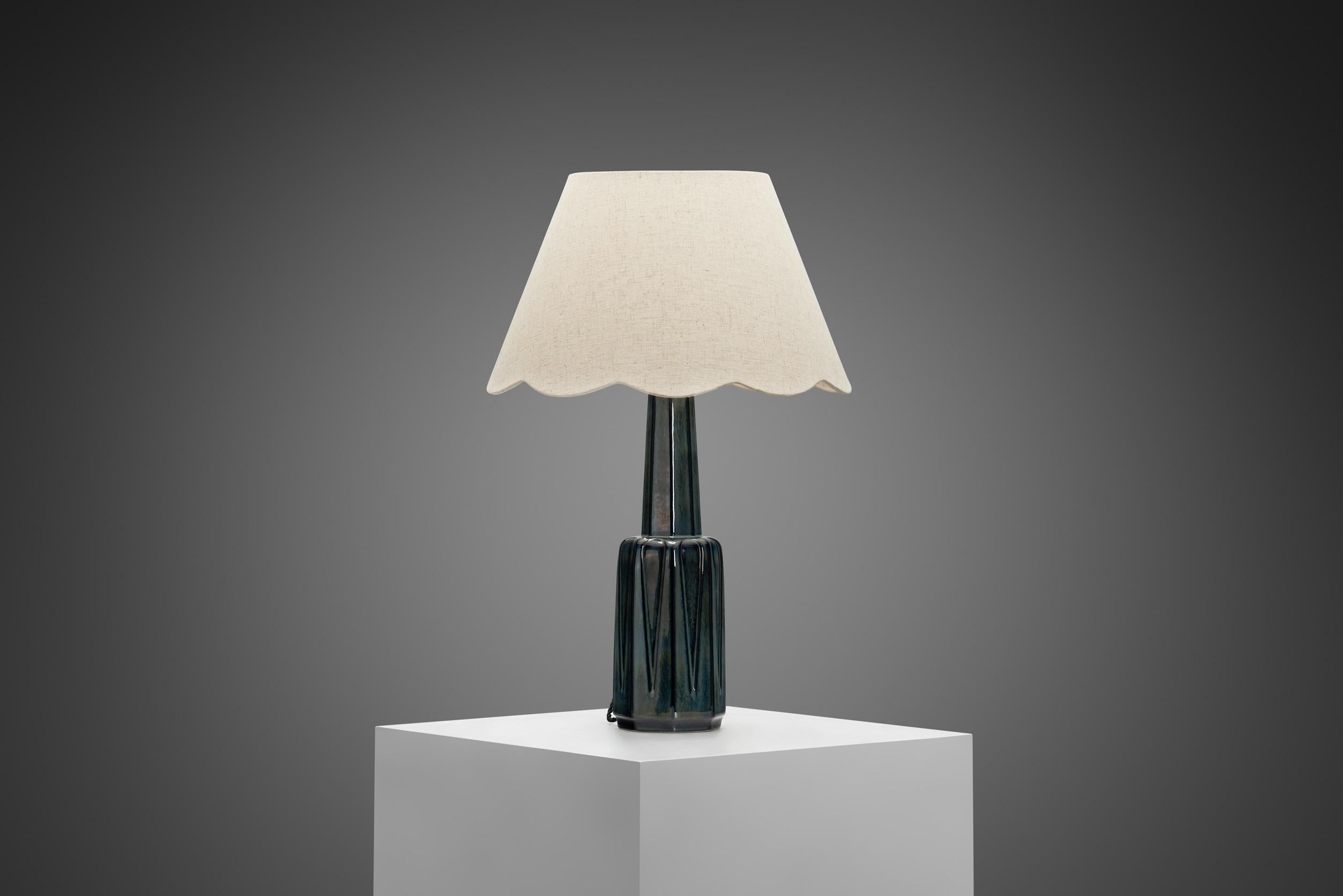 Grande lampe de table en céramique Model No 