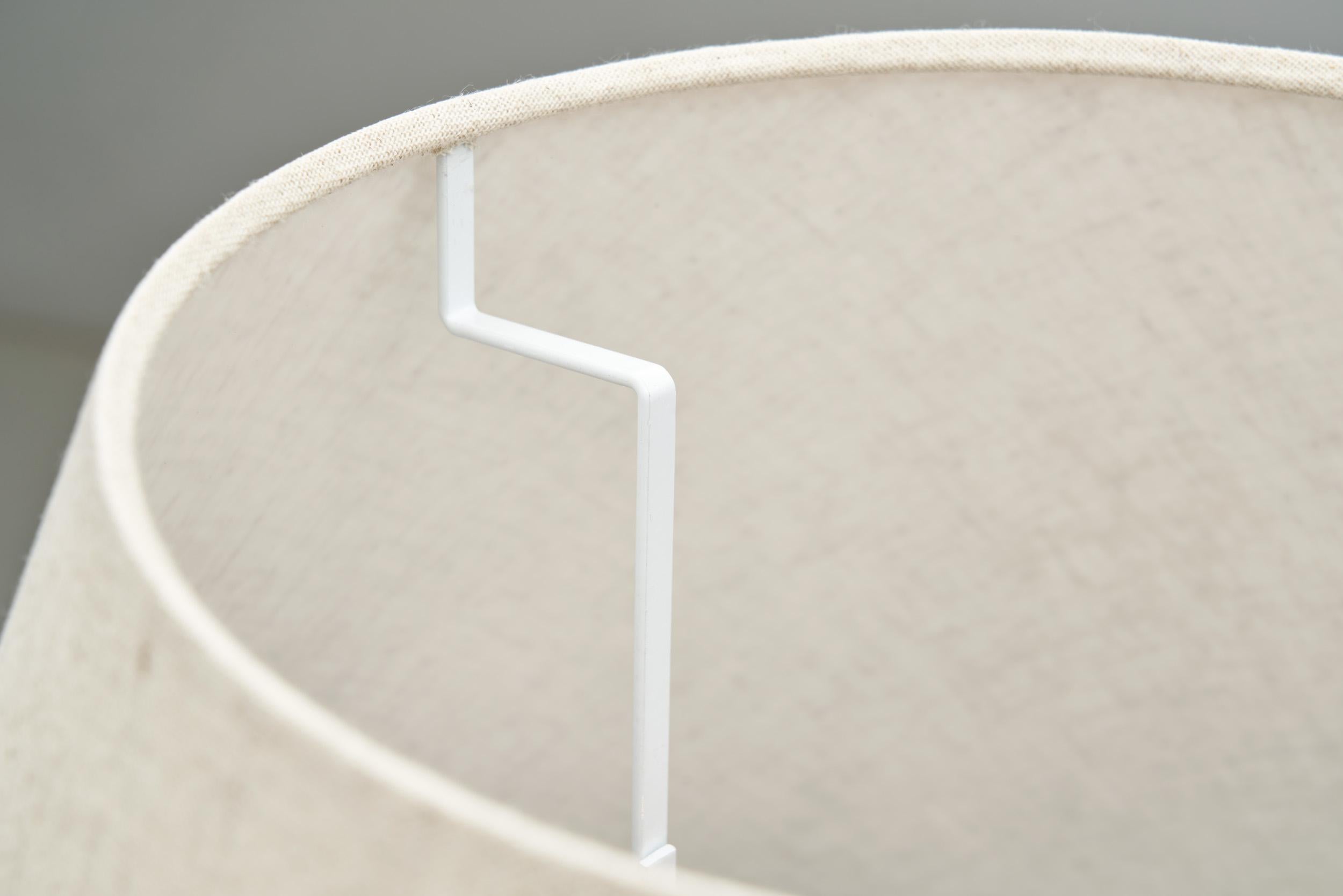 Grande lampe de table en céramique Model No 