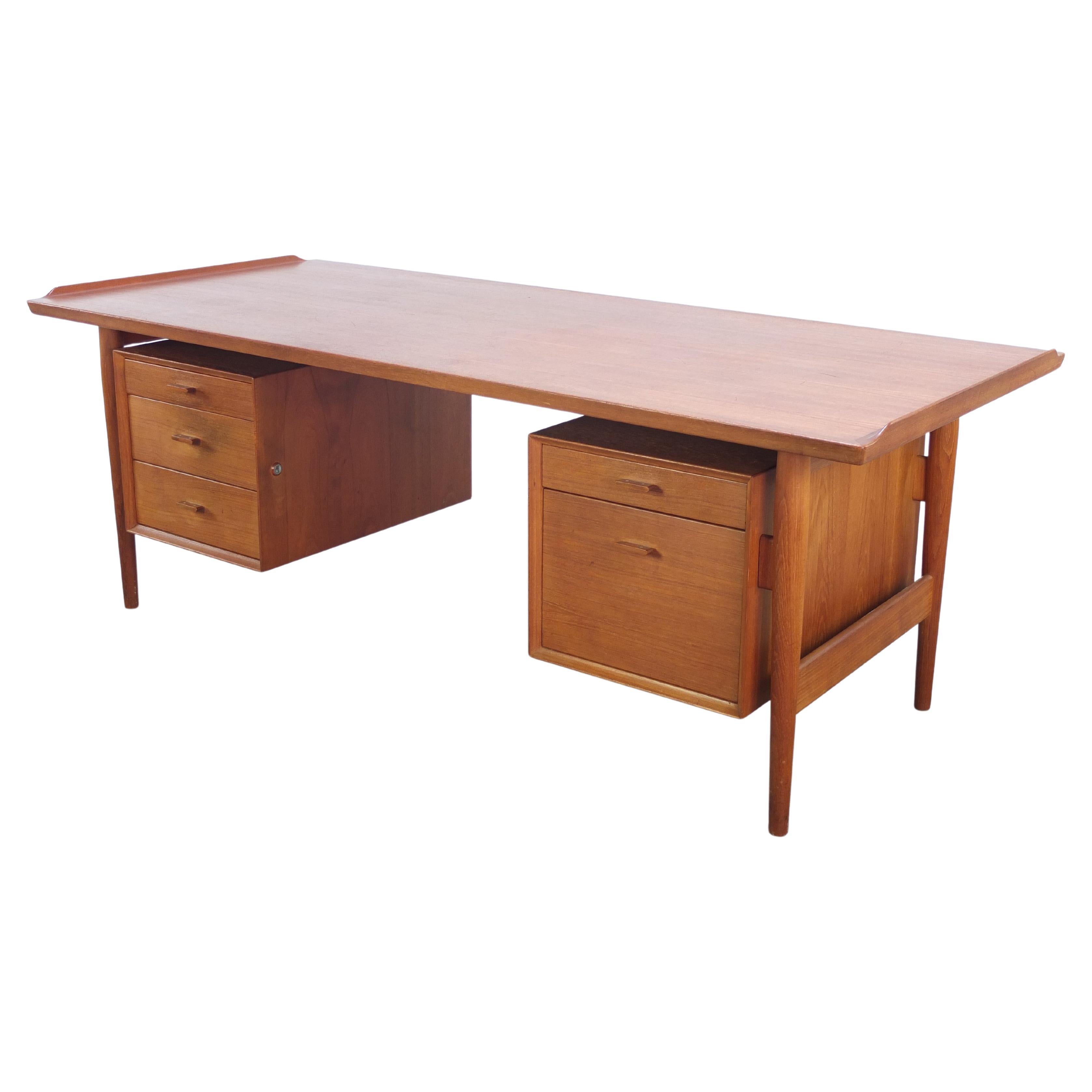 Large 'Model 207' Executive Teak Desk by Arne Vodder for Sibast Furniture, 1950s