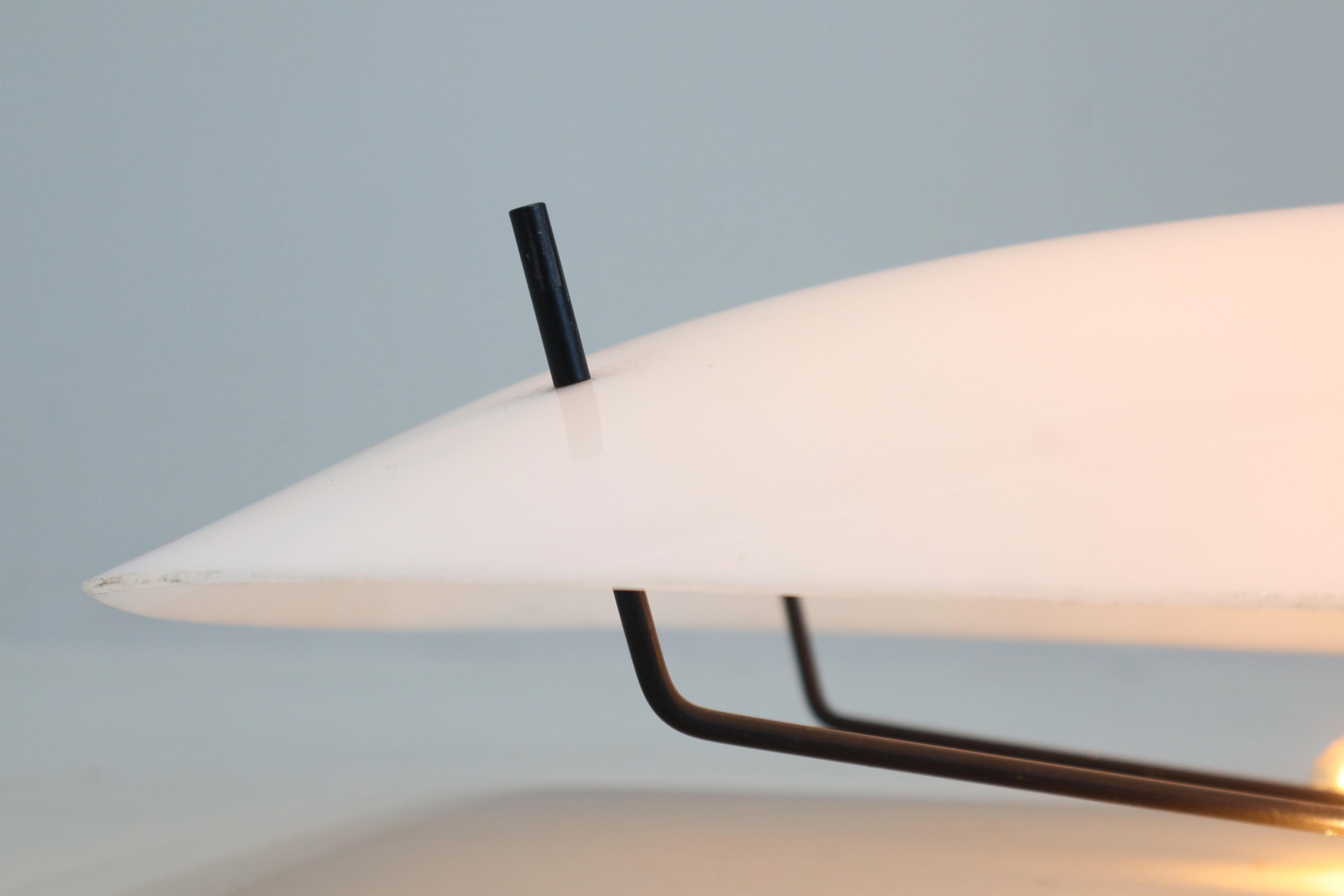 Plexiglas Grand modèle 3032/F  Plafonnier de Gino Sarfatti pour Arteluce, Italie 1954 en vente