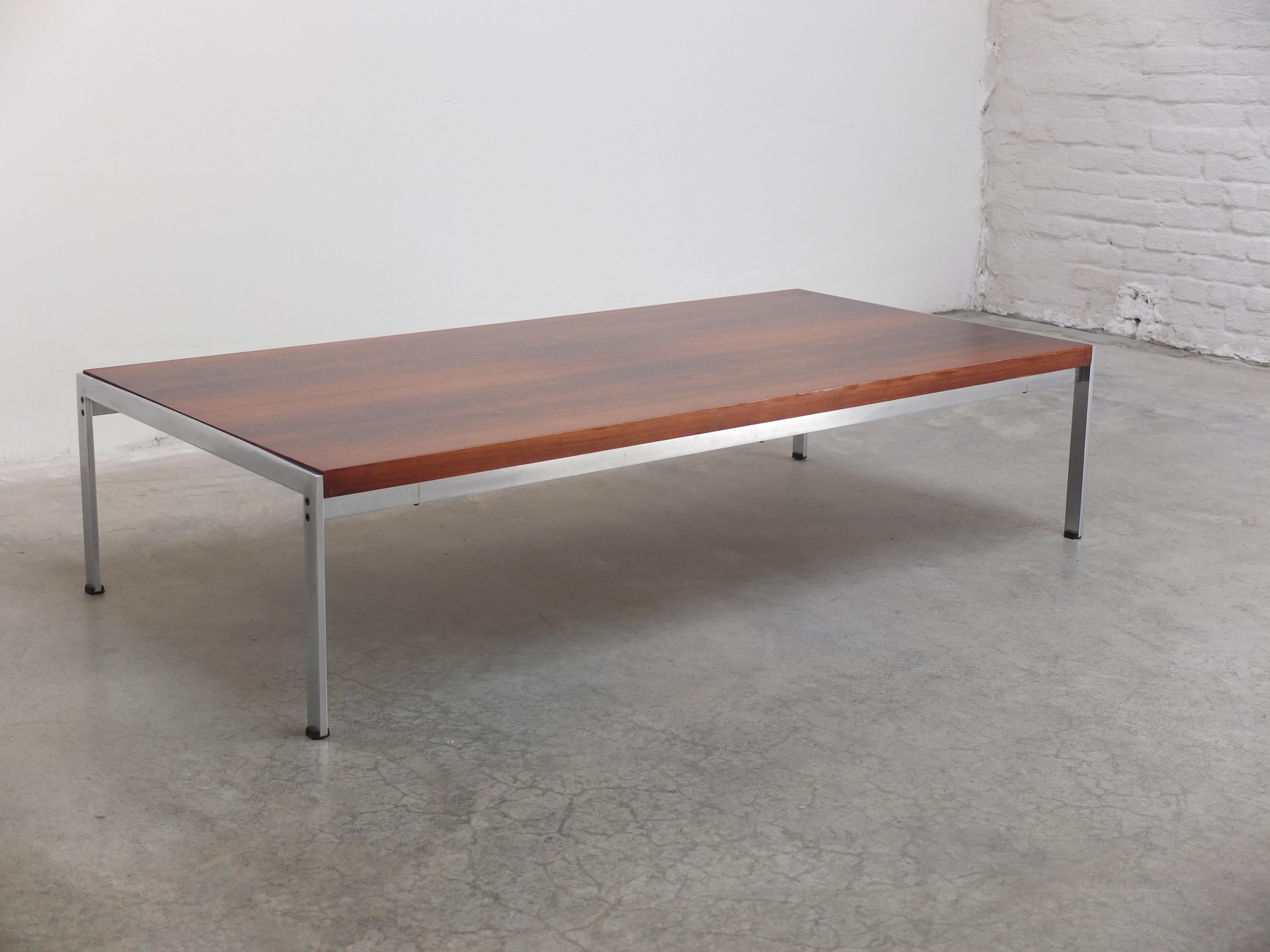 20th Century Large 'Model 867' Coffee Table by Kho Liang Ie for Artifort, 1958 For Sale