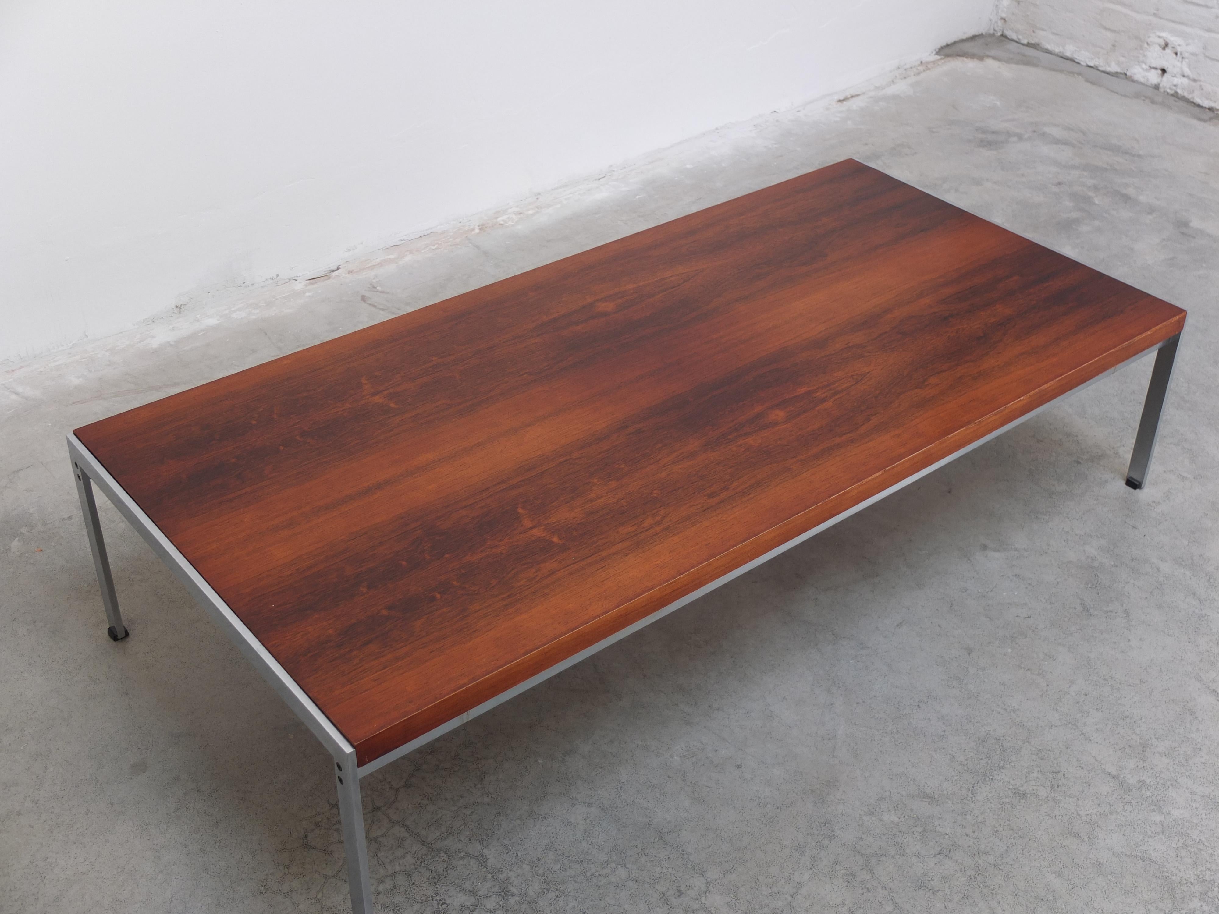 Metal Large 'Model 867' Coffee Table by Kho Liang Ie for Artifort, 1958 For Sale