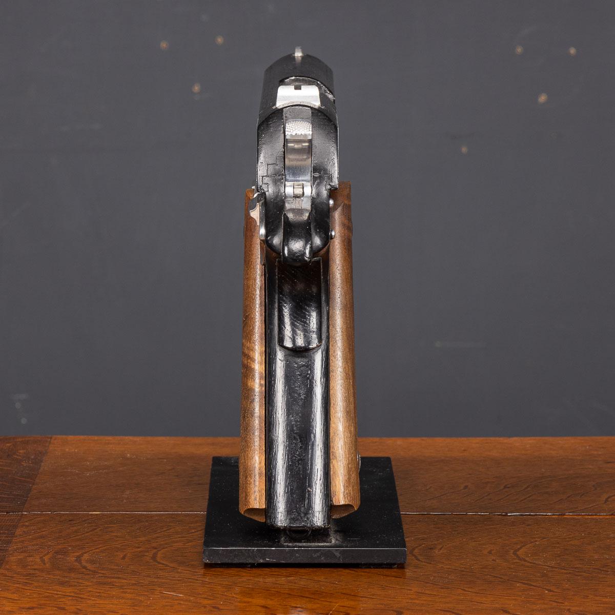 Modelo Grande De Una Pistola Colt M1911 Del Gobierno siglo XX