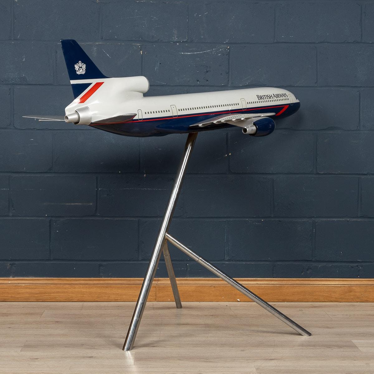 Métal Grand modèle réduit d'avion Tristar avec un porteur « Landor » de British Airways, Angleterre en vente