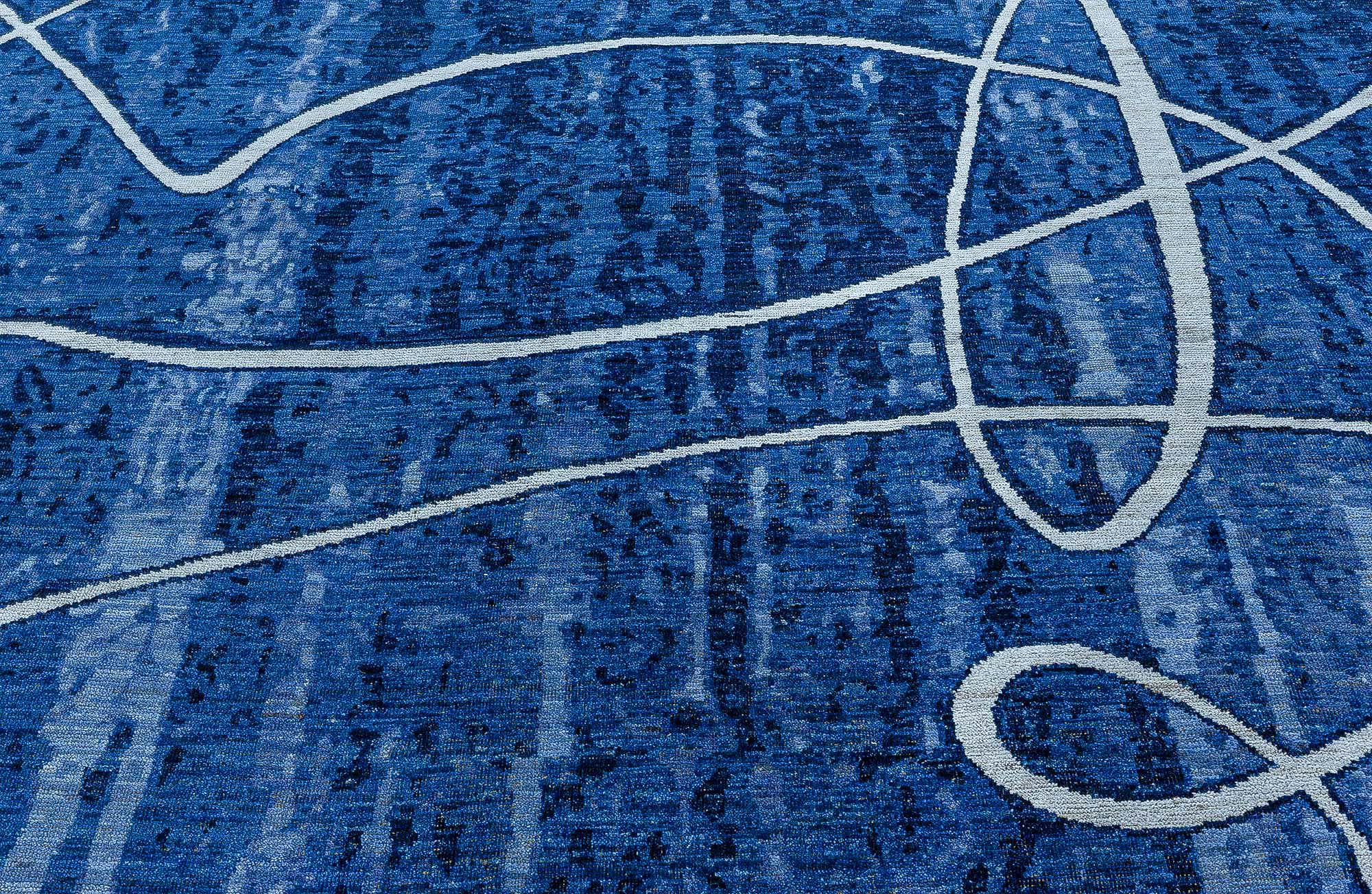 Grande tappeto blu in stile Art Deco moderno di Doris Leslie Blau
Dimensioni: 13'0