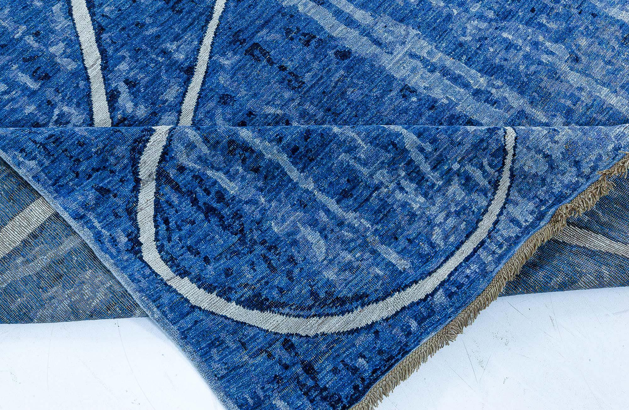 Annodato a mano Grande tappeto blu in stile Art Deco moderno di Doris Leslie Blau in vendita