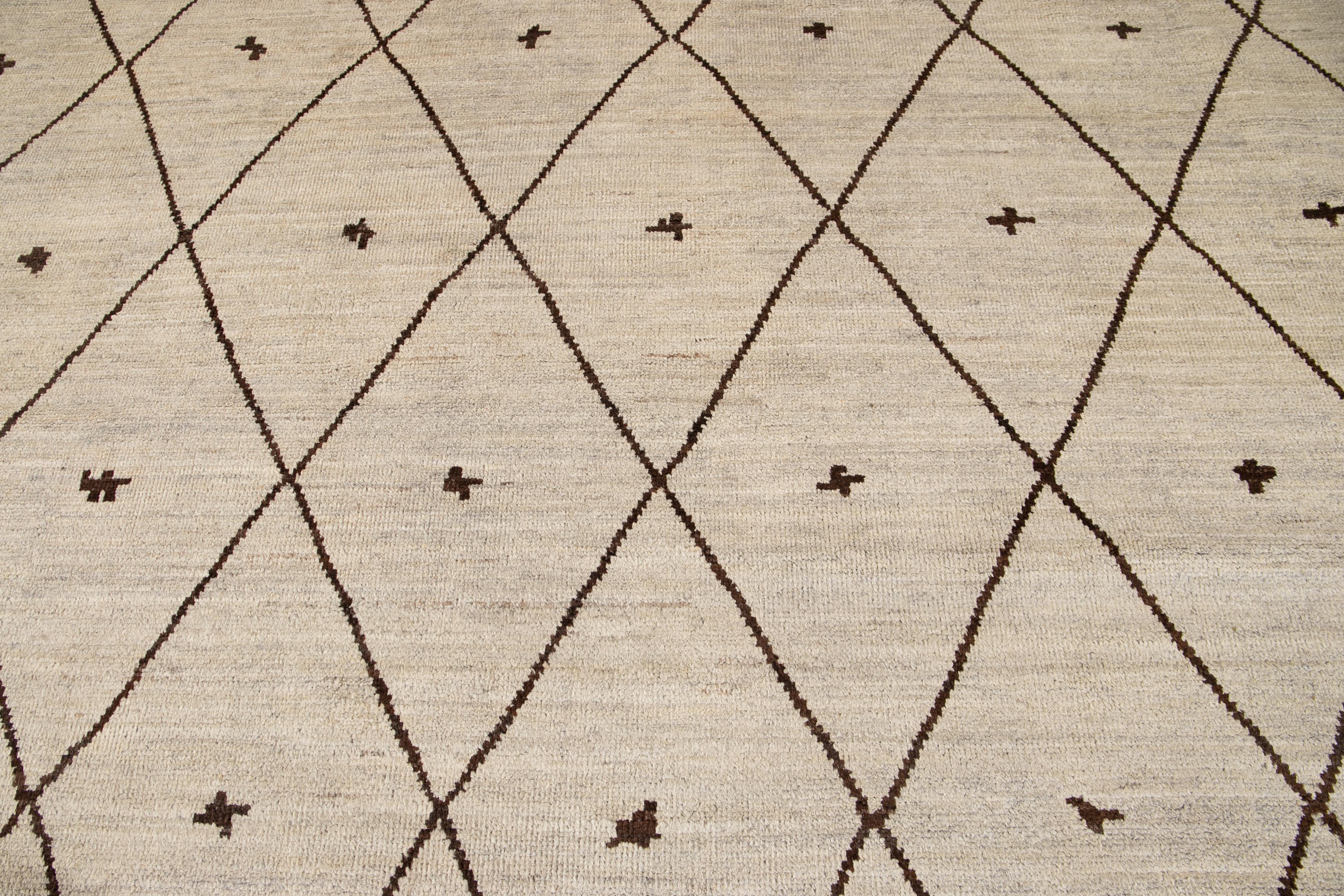 Alfombra moderna bereber grande de lana de estilo marroquí en venta 3