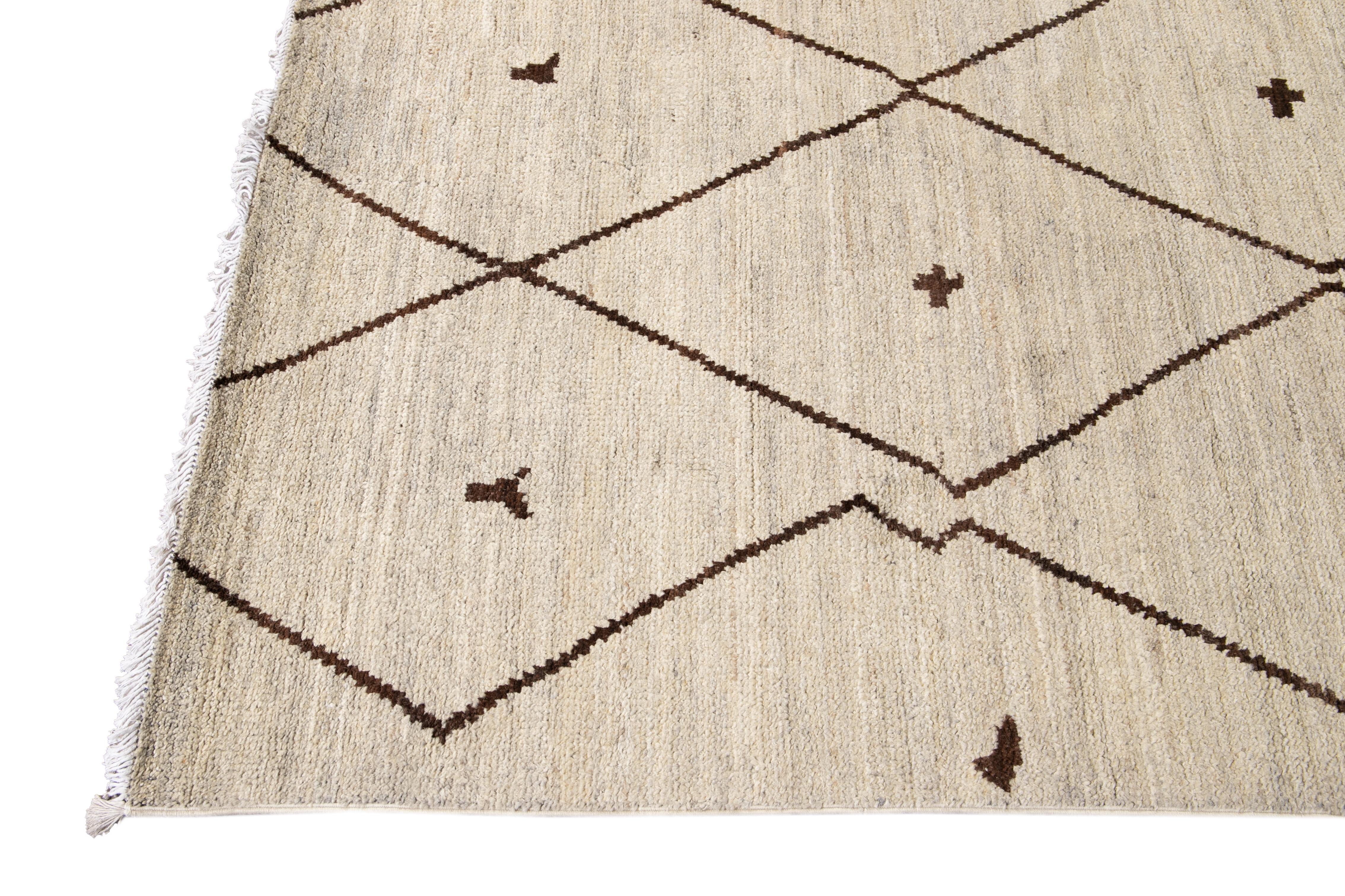 Alfombra moderna bereber grande de lana de estilo marroquí en venta 7