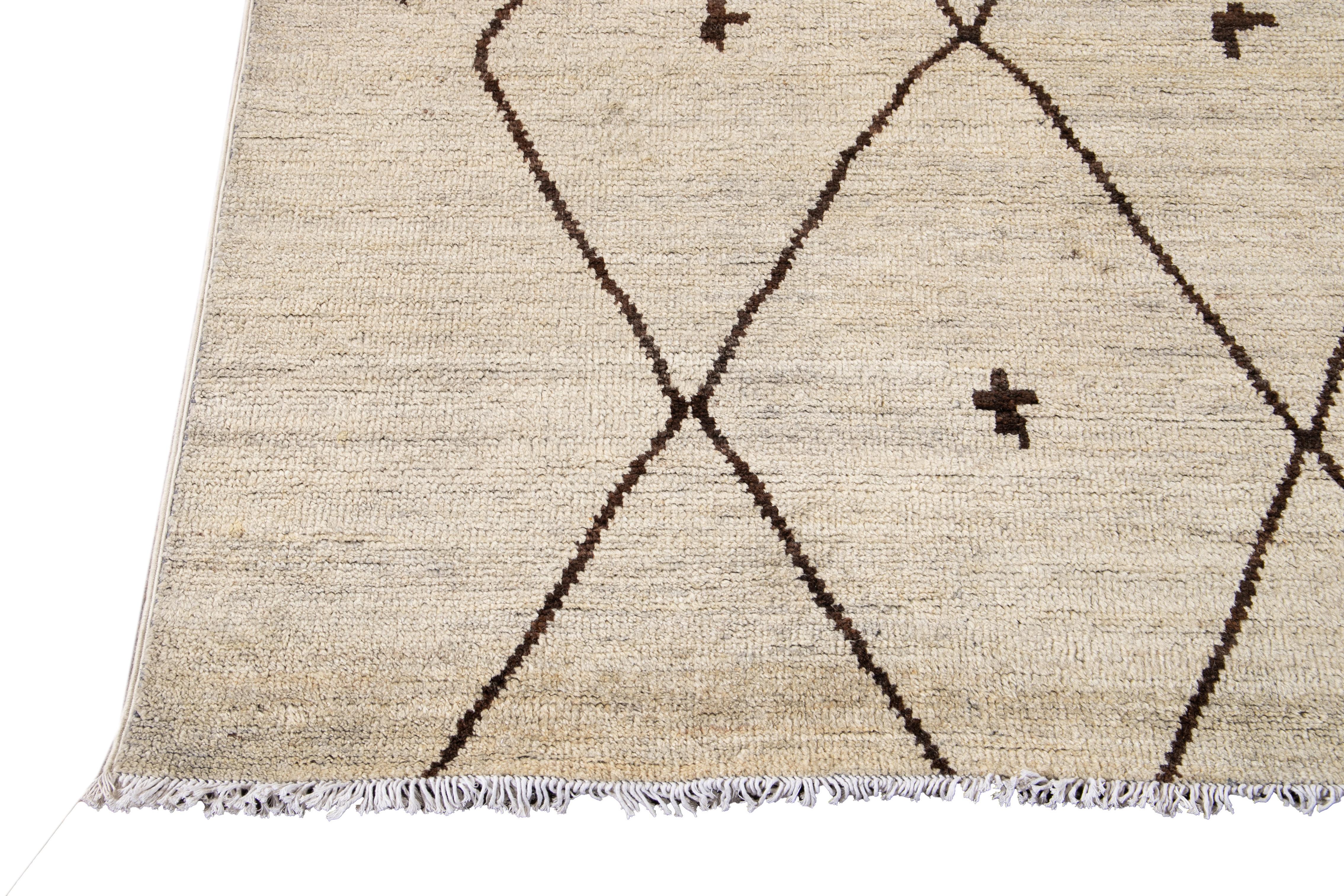 Alfombra moderna bereber grande de lana de estilo marroquí en venta 9