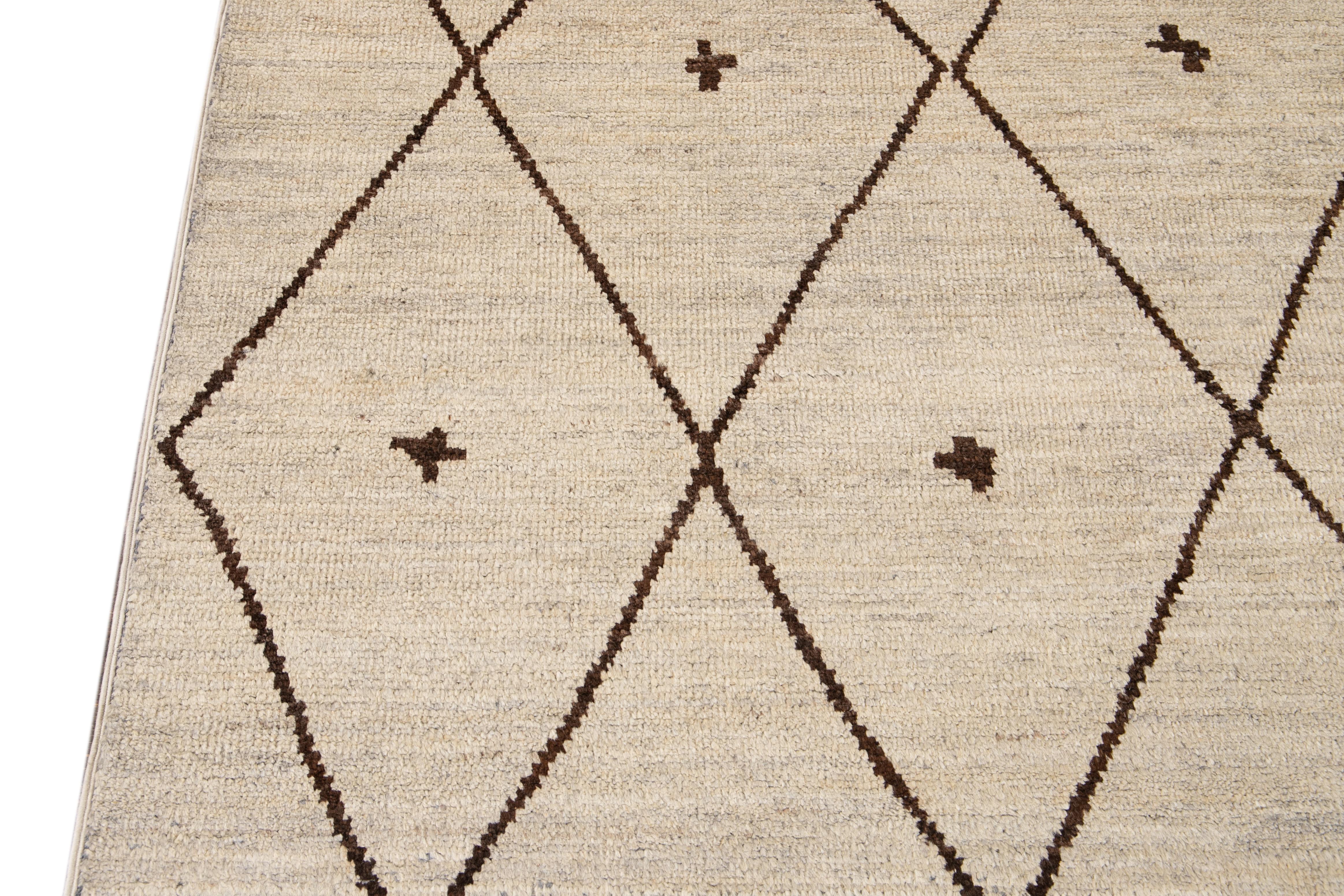 Alfombra moderna bereber grande de lana de estilo marroquí Siglo XXI y contemporáneo en venta