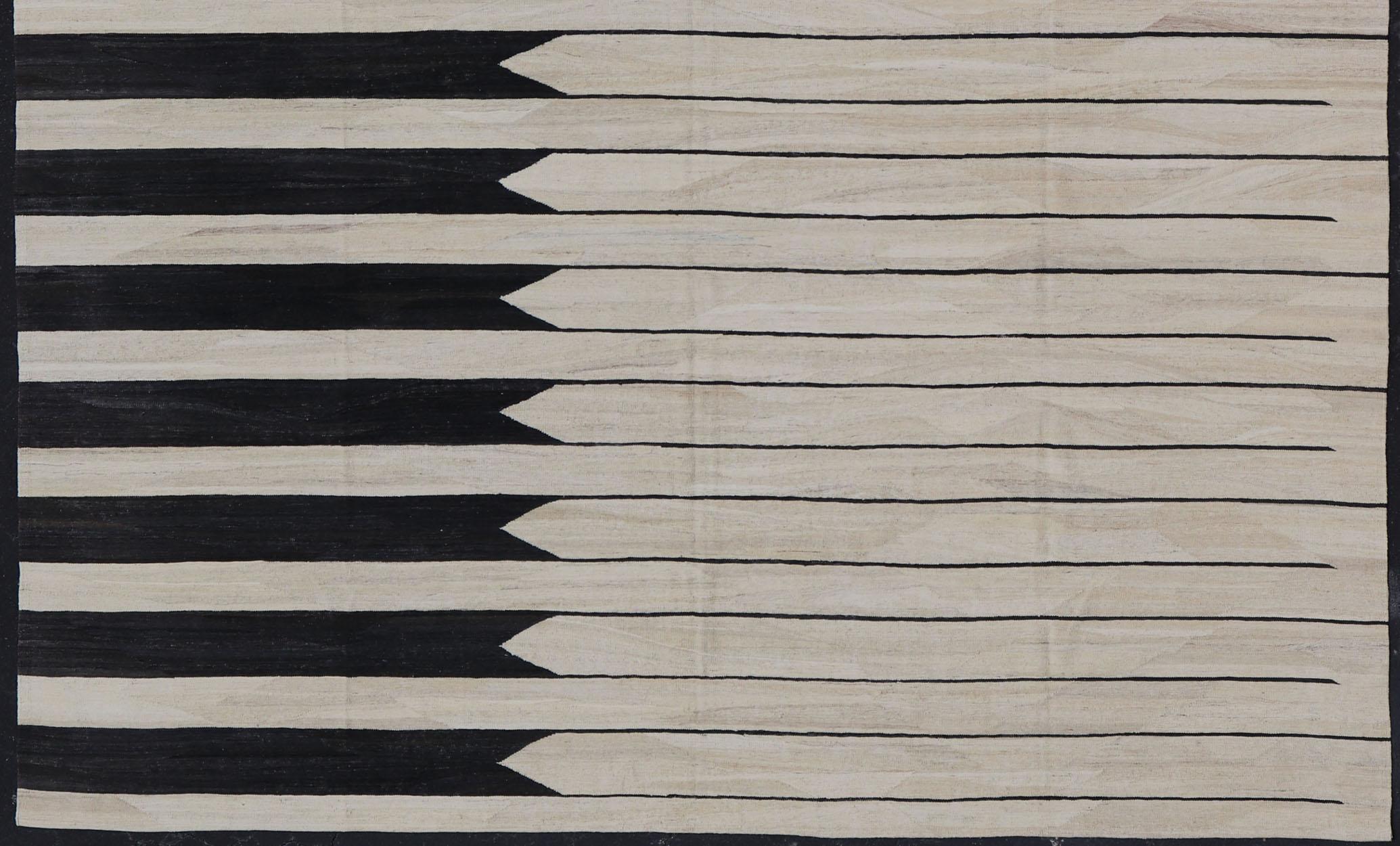 Large Modern Afghan Kilim Hand-Woven in Black and Ivory Wool In New Condition For Sale In Atlanta, GA