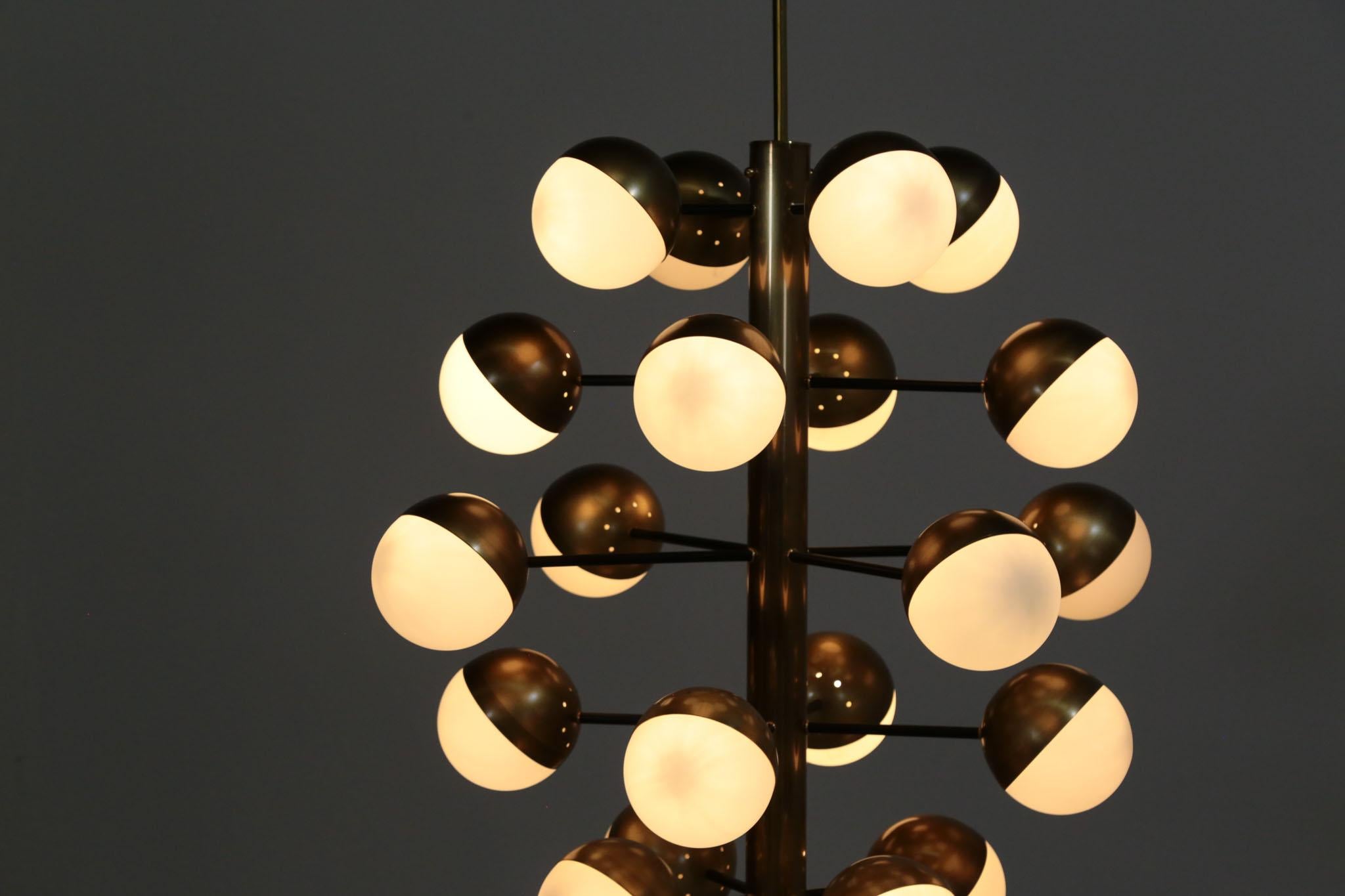 Grand lustre moderne italien à 20 lumières avec lustre de style Stilnovo en vente 10