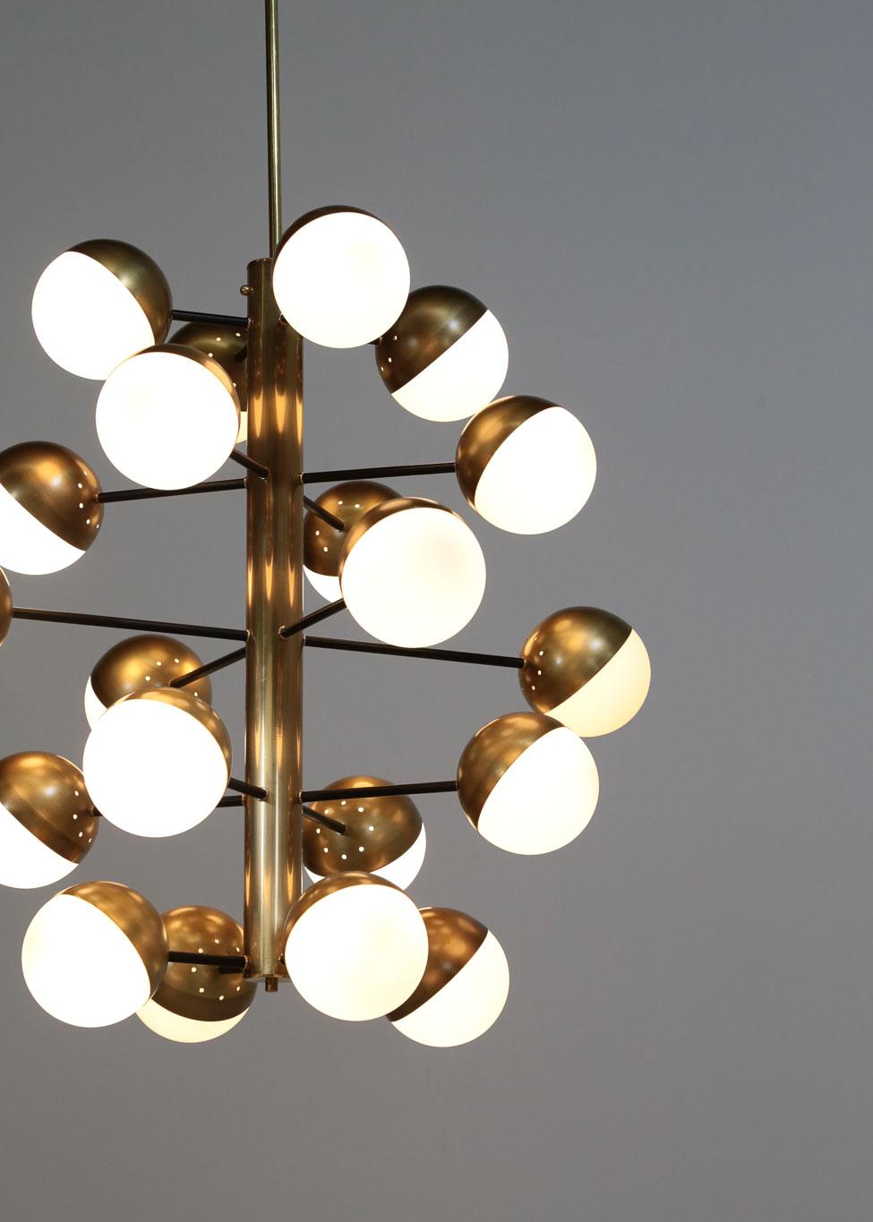 Brass Large Modern Chandelier with 20 Lights, Italian Stilnovo Style For Sale