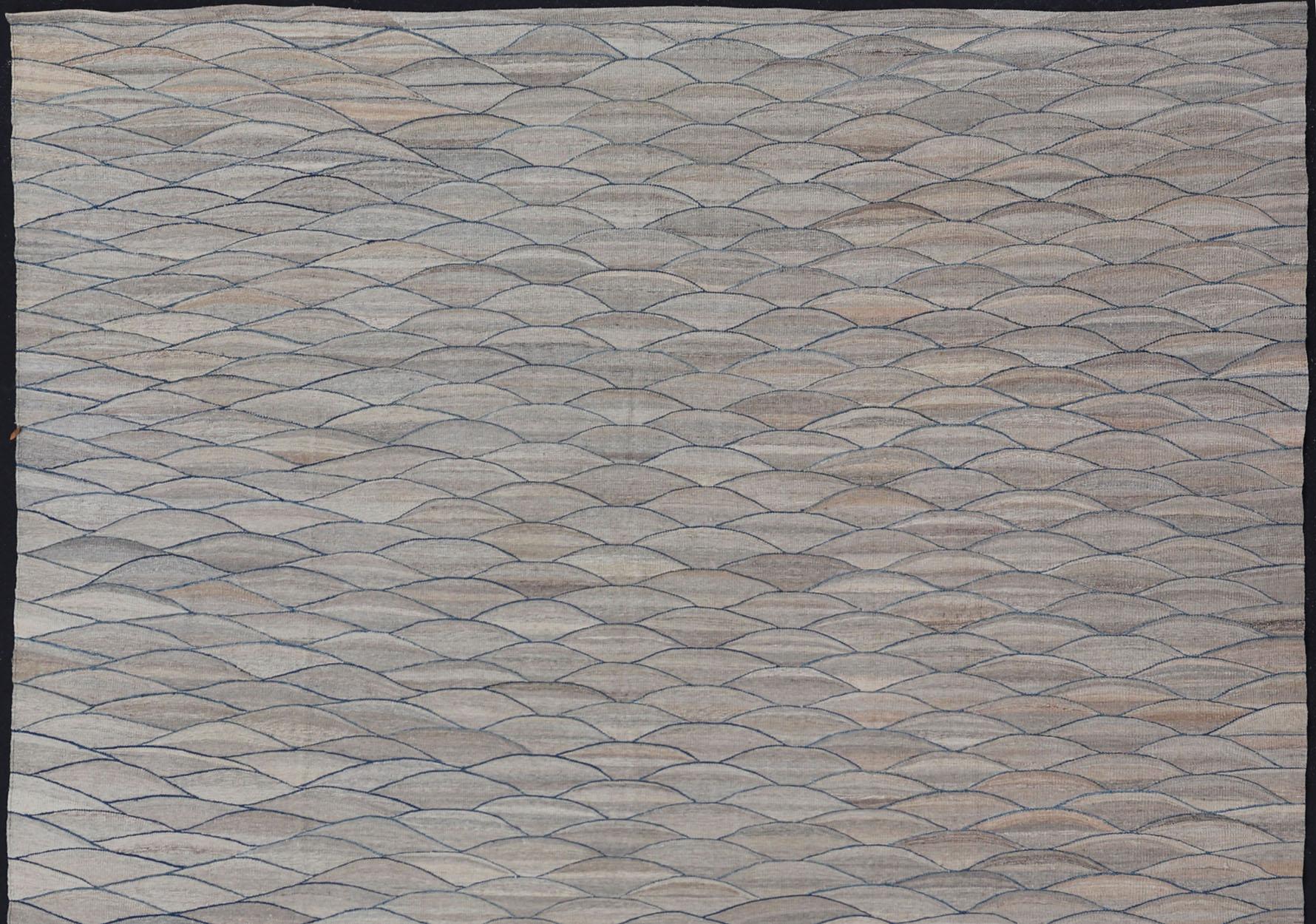 Großer moderner Flachgewebe-Kelim aus Wolle mit grauen und kräftigen Blautönen im Angebot 5
