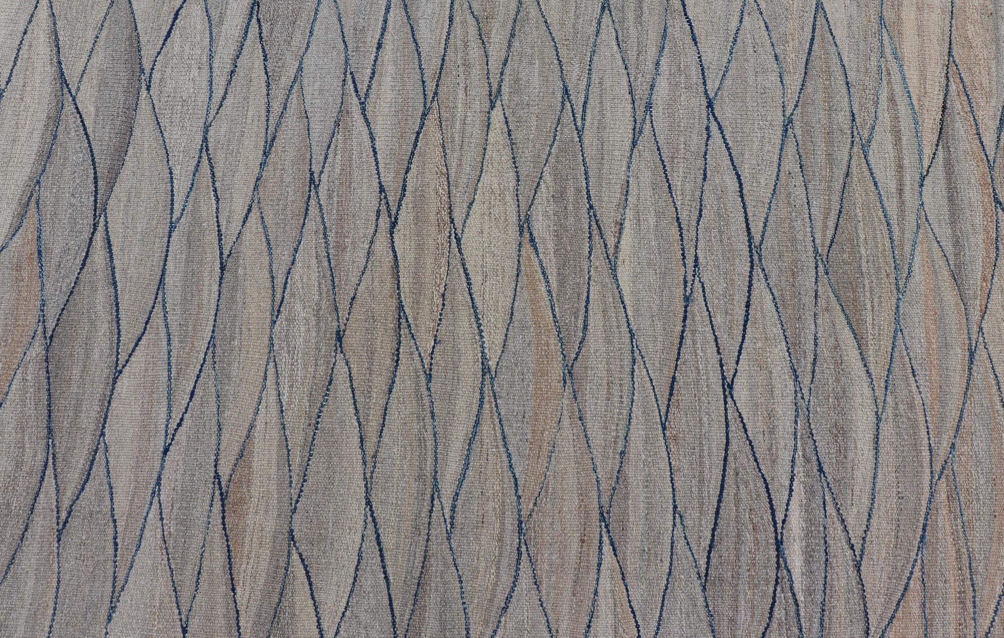 Großer moderner Flachgewebe-Kelim aus Wolle mit grauen und kräftigen Blautönen (21. Jahrhundert und zeitgenössisch) im Angebot