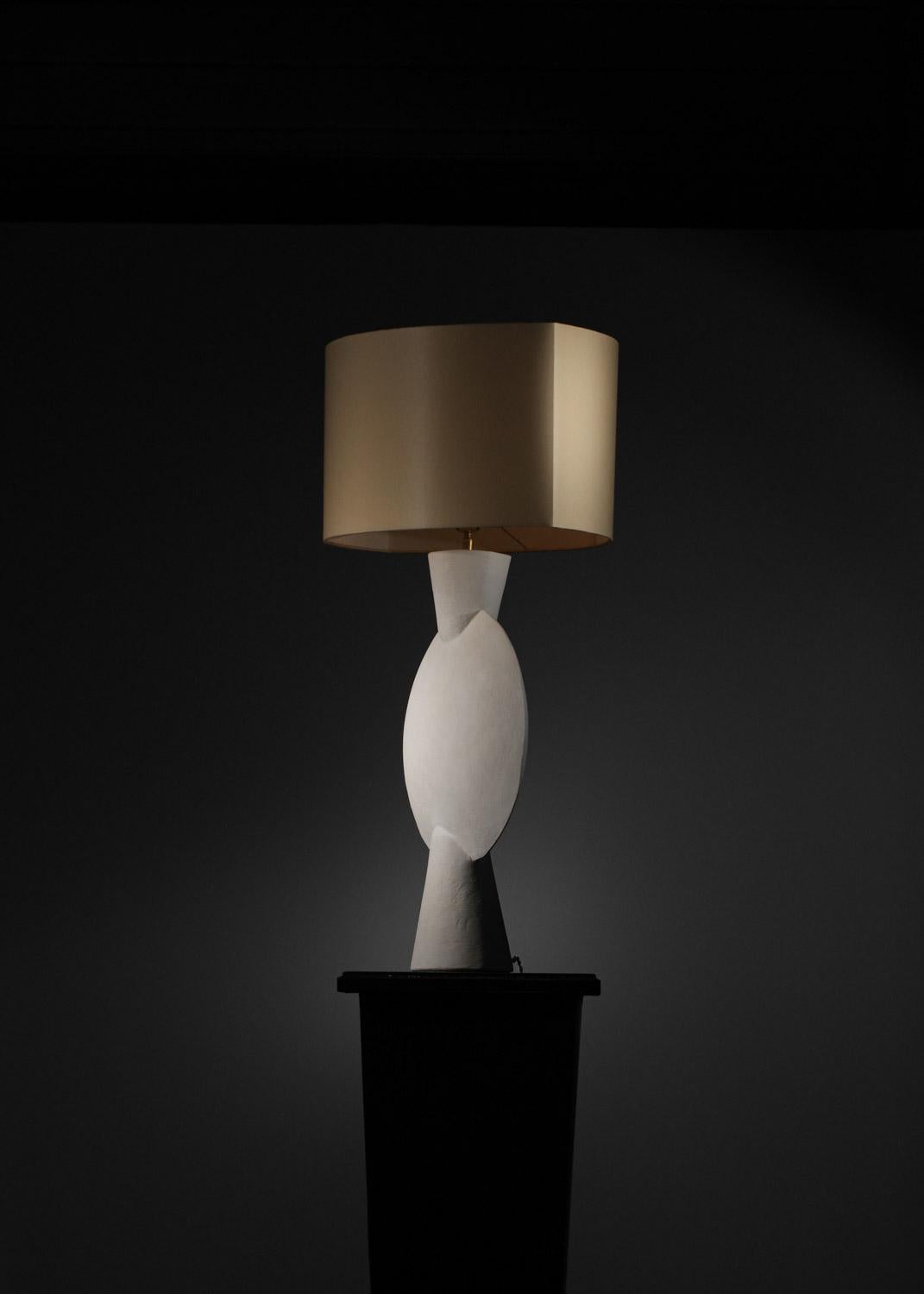 Grande lampe géométrique moderne en plâtre dans le style de Diego Giacometti  en vente 7