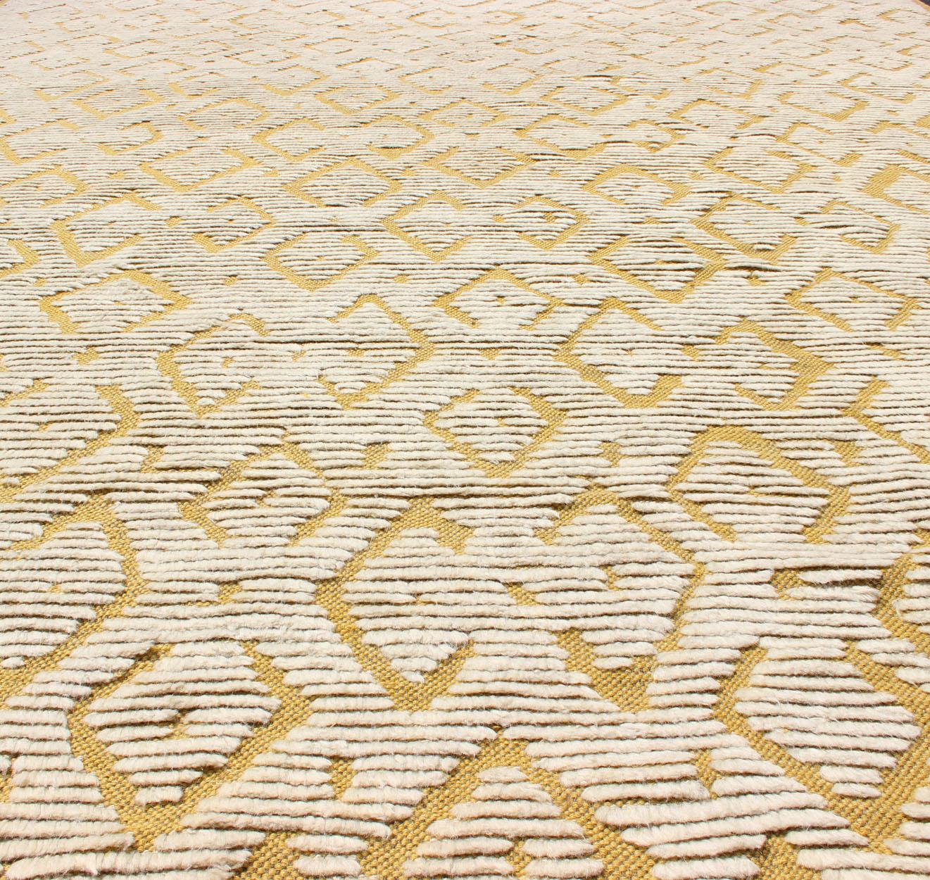 Large Modern Hand-Knotted Rug in Wool with Diamond Design in Marigold and Cream For Sale 5