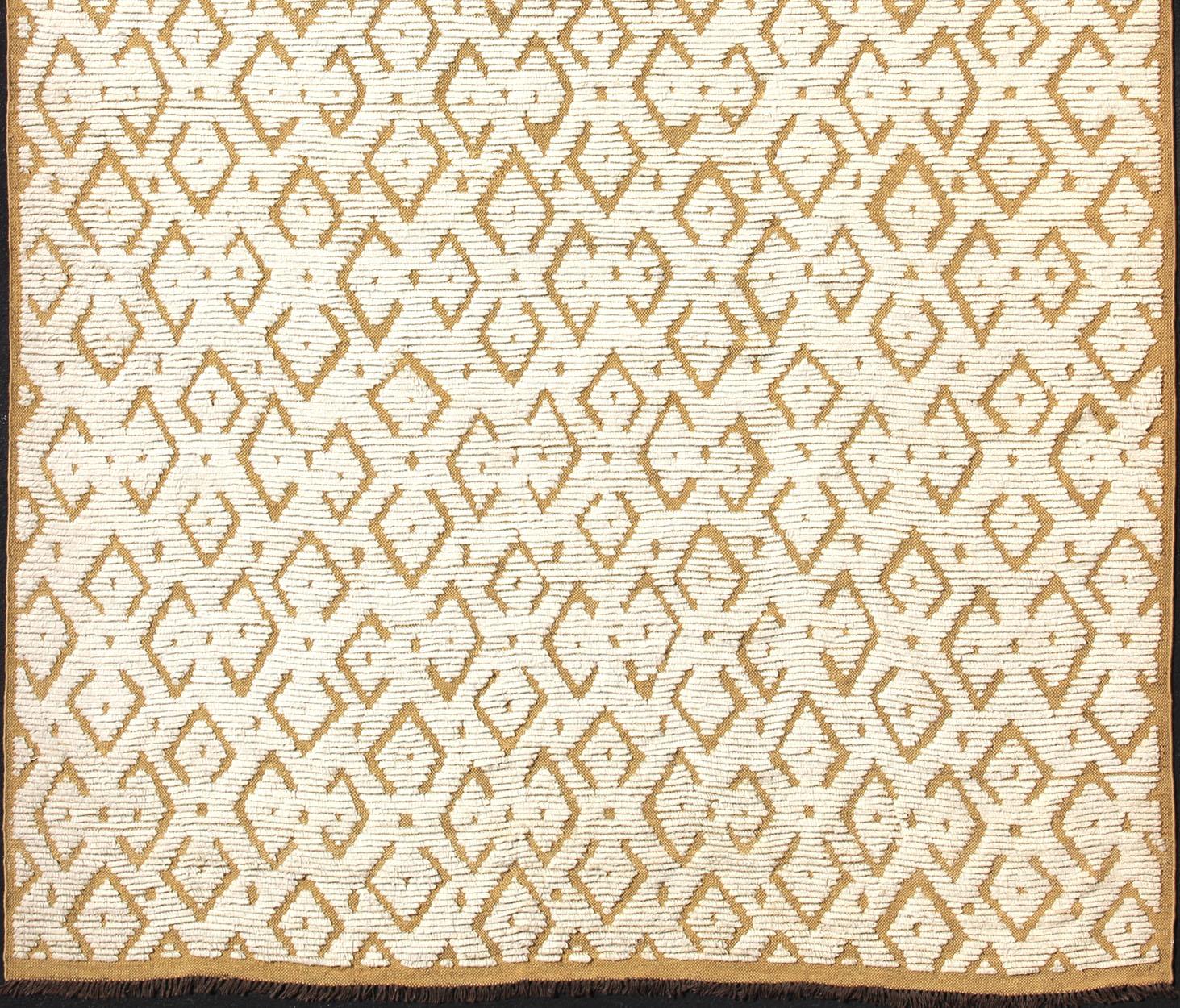 Large Modern Hand-Knotted Rug in Wool with Diamond Design in Marigold and Cream For Sale 1