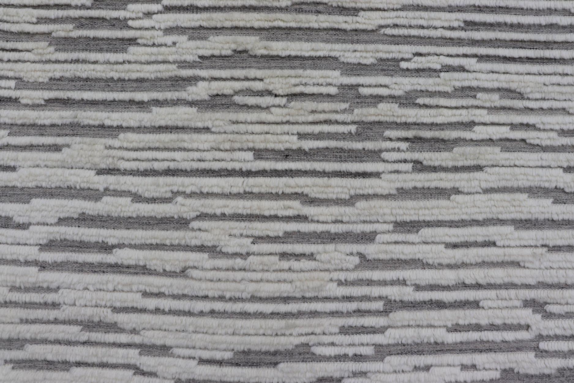 Large Modern Hi-Low Rug with Abstract Stripe design in Gray, Taupe & Off White In New Condition For Sale In Atlanta, GA
