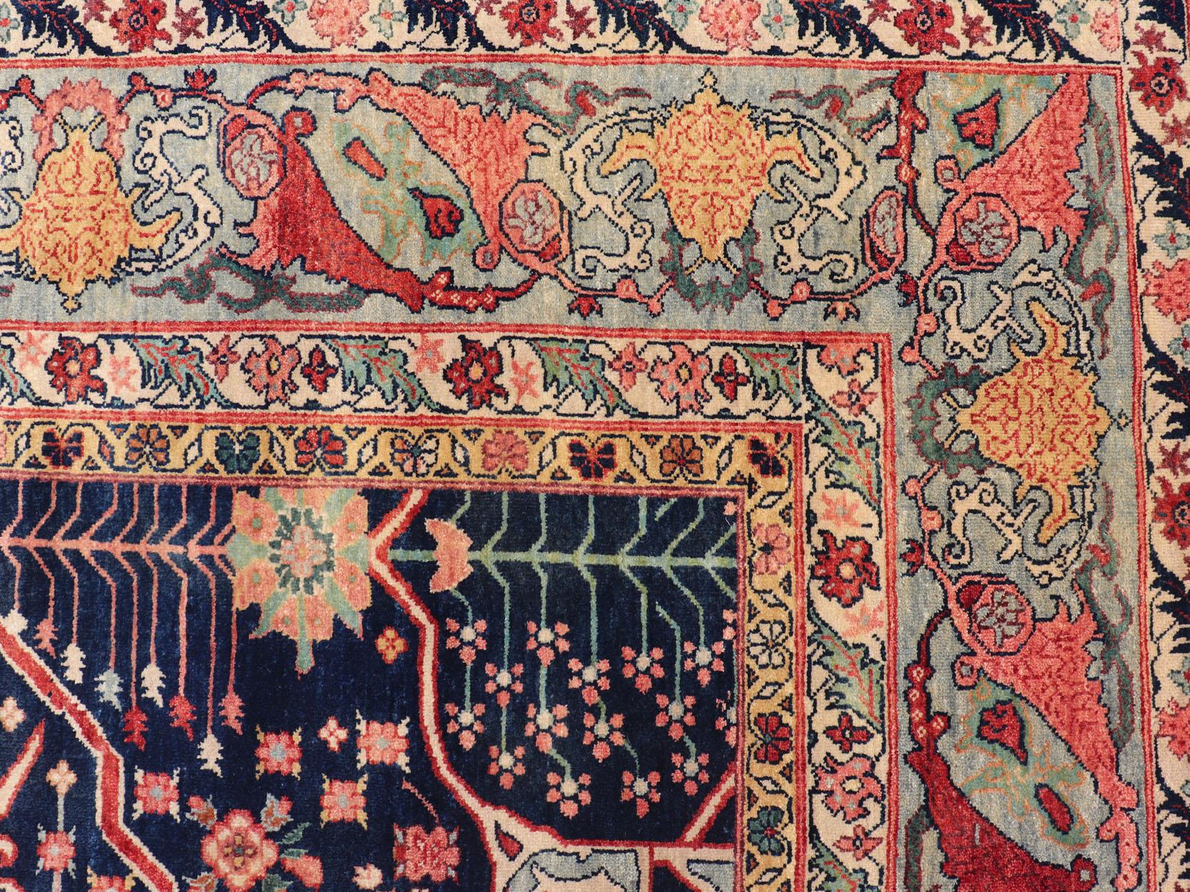 Großer moderner indischer Bidjar-Teppich aus Wolle in Blau-, Rot- und Rosatönen 10'0 x 14'1 (Indisch) im Angebot